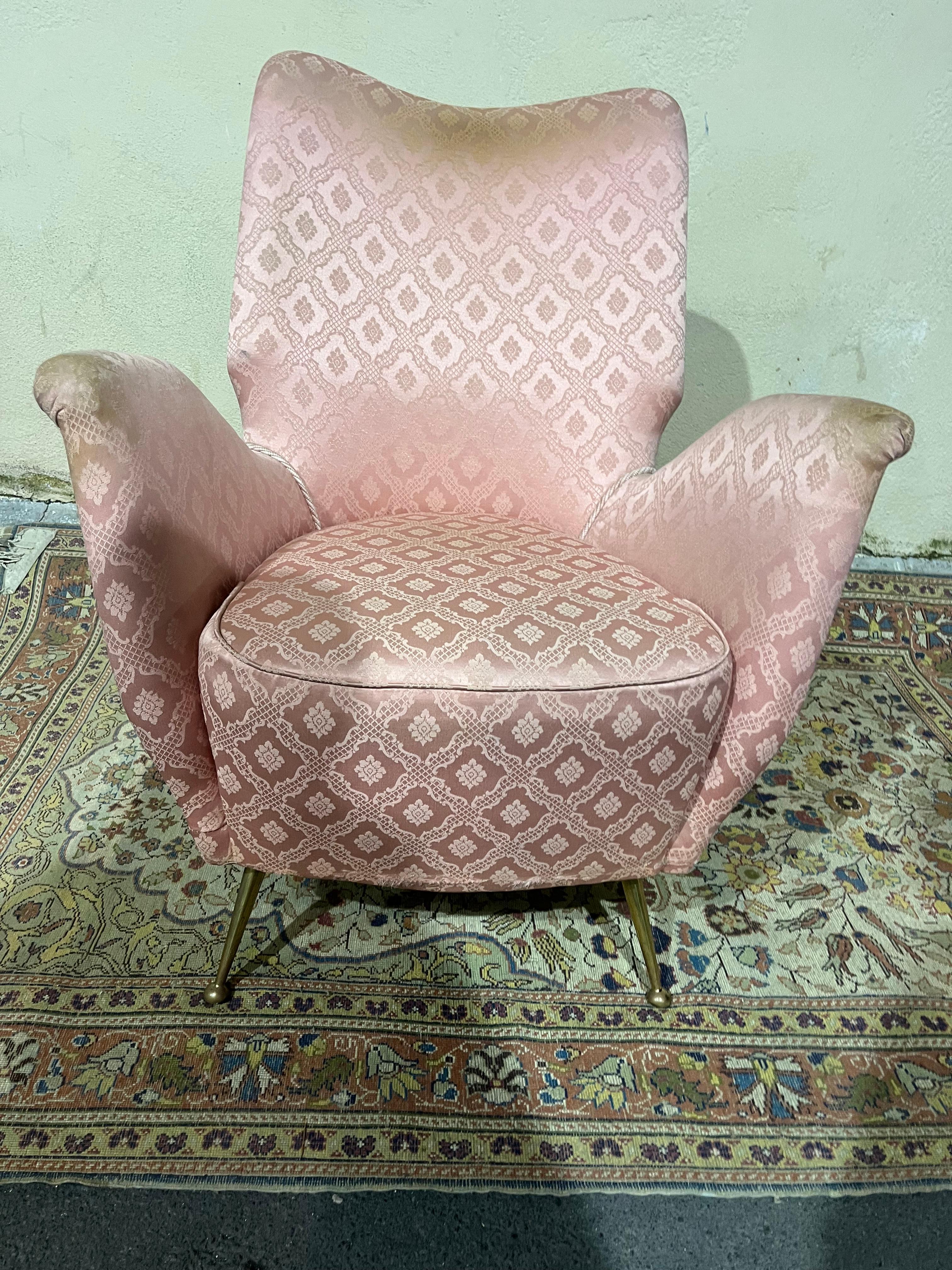 Eleganter Sessel aus der Mitte des Jahrhunderts im Stil von Gio Ponti, gepolstert in rosa geometrischem D im Angebot 2