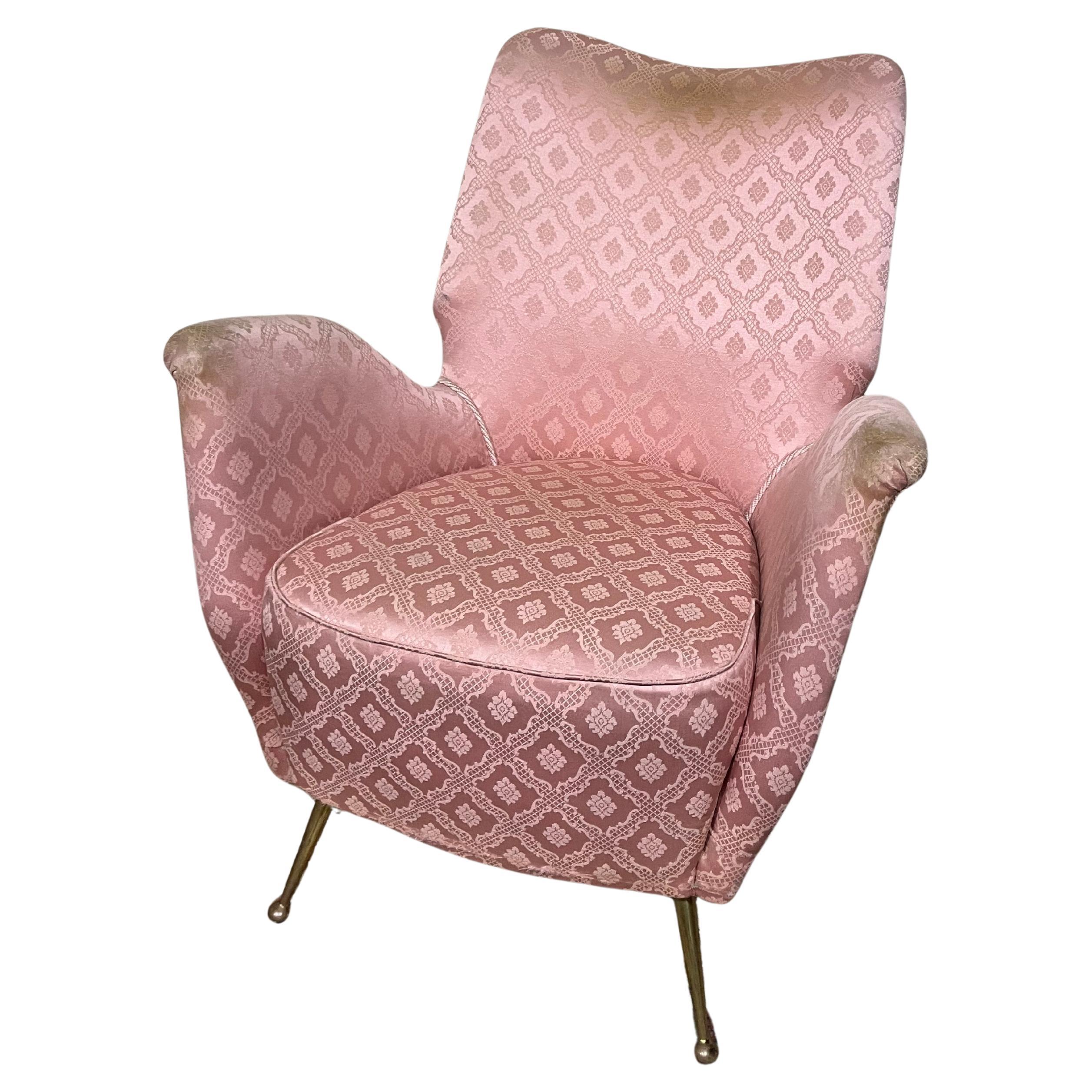 Eleganter Sessel aus der Mitte des Jahrhunderts im Stil von Gio Ponti, gepolstert in rosa geometrischem D im Angebot