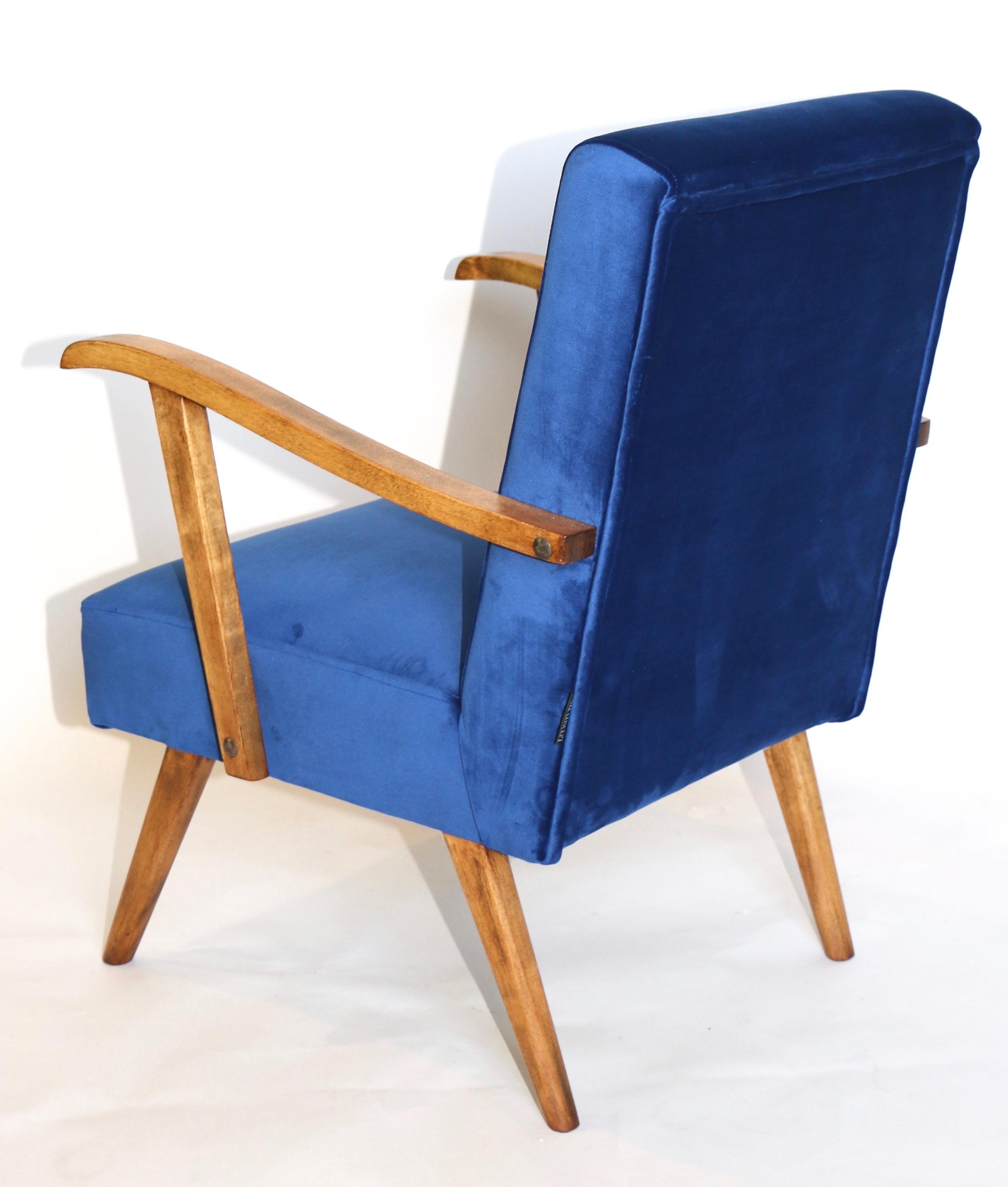 Vintage Armchair in Blue Velvet from 20 Century For Sale 3
