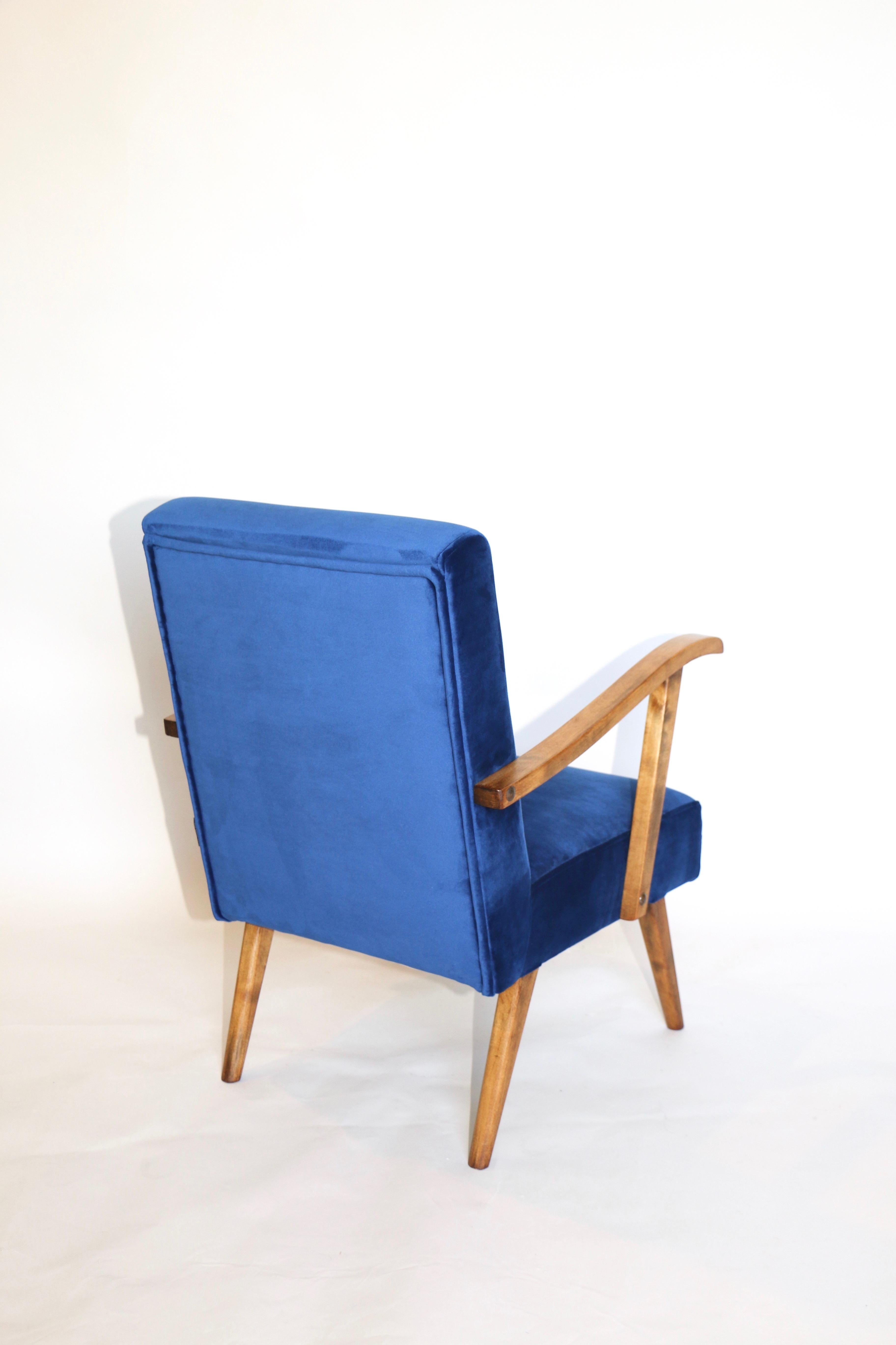 Vintage Armchair in Blue Velvet from 20 Century For Sale 2