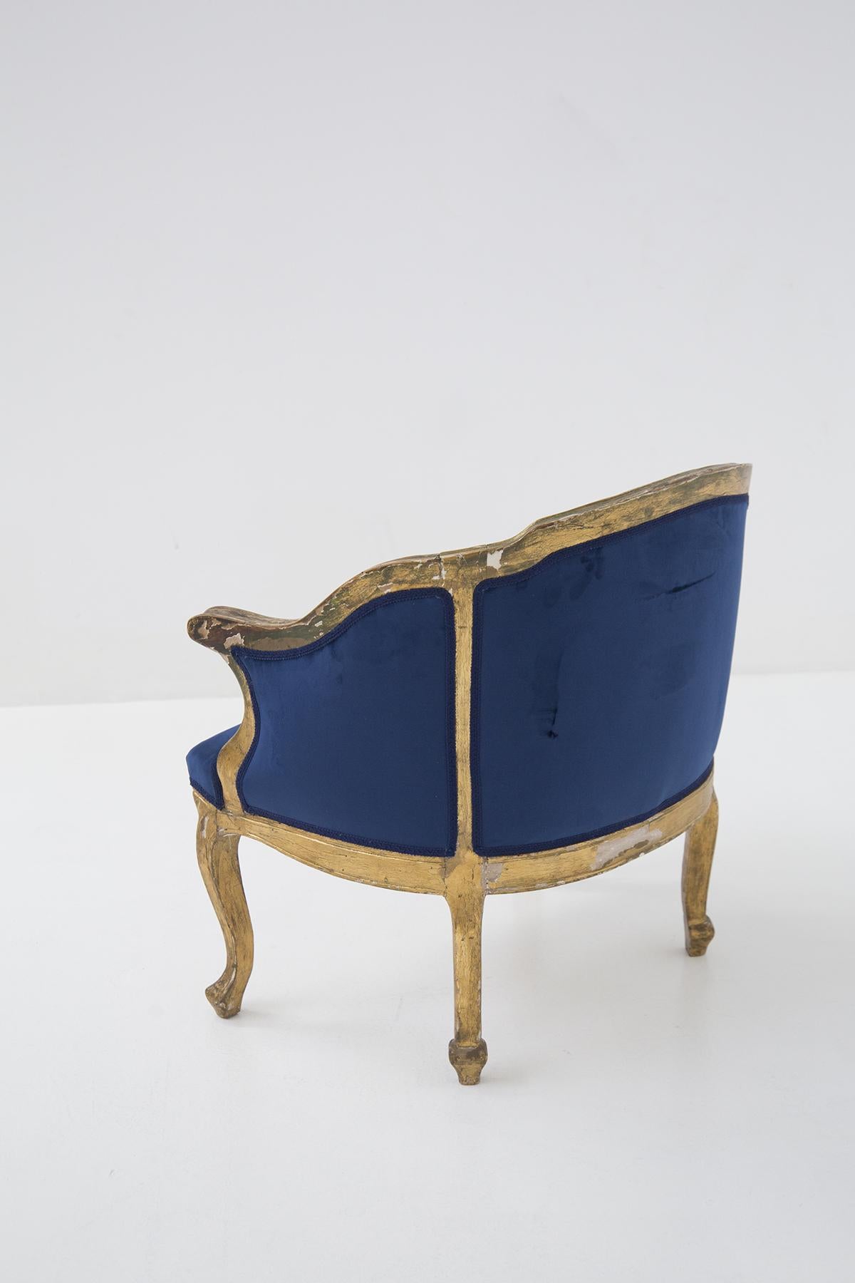 Italian Vintage Armchair in Gilt Wood and Blue Velvet For Sale