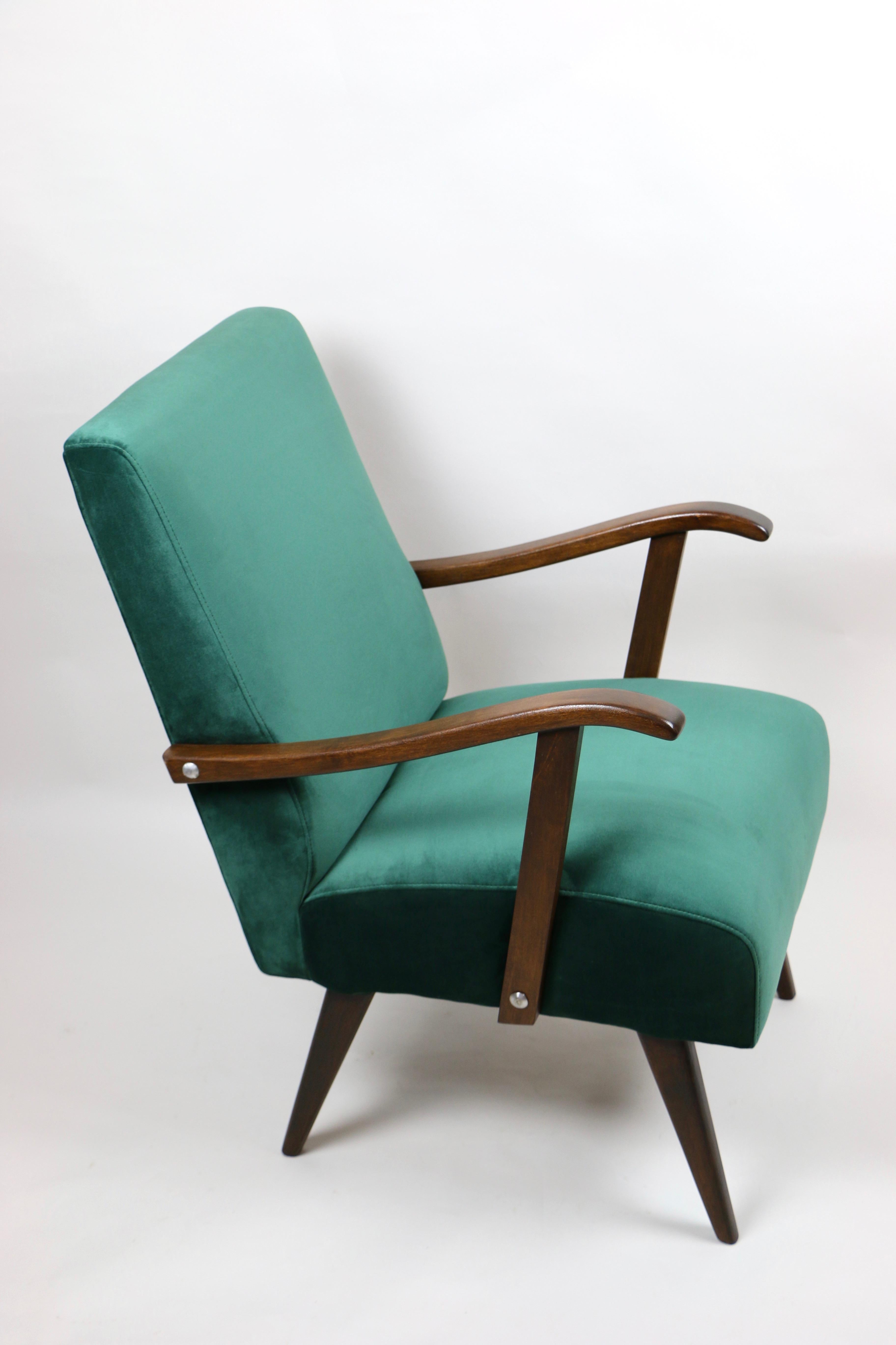 Mid-Century Modern Vintage Armchair in Green Velvet from 1970s For Sale