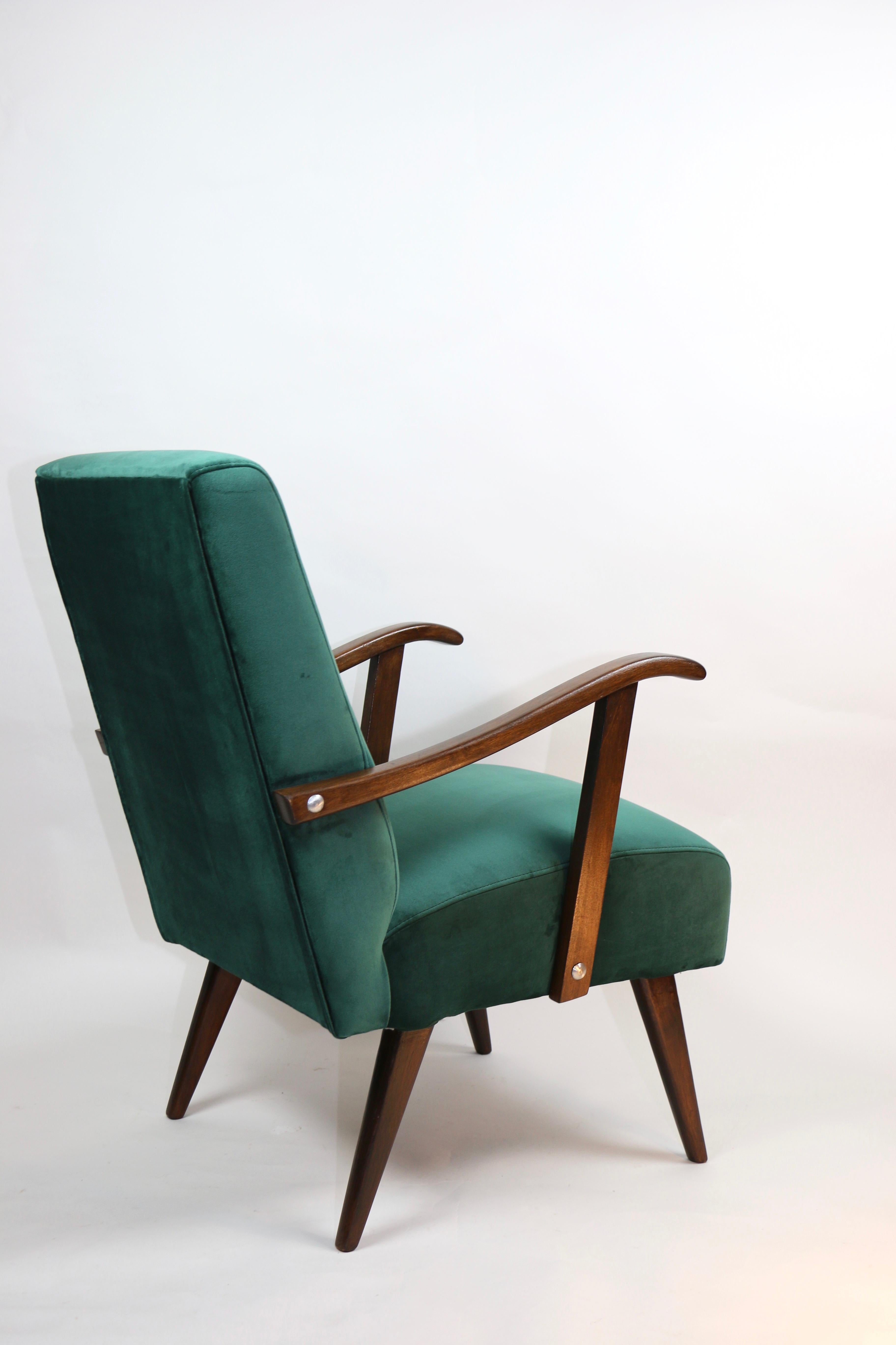 Vintage Armchair in Green Velvet from 1970s In Good Condition For Sale In Wroclaw, PL