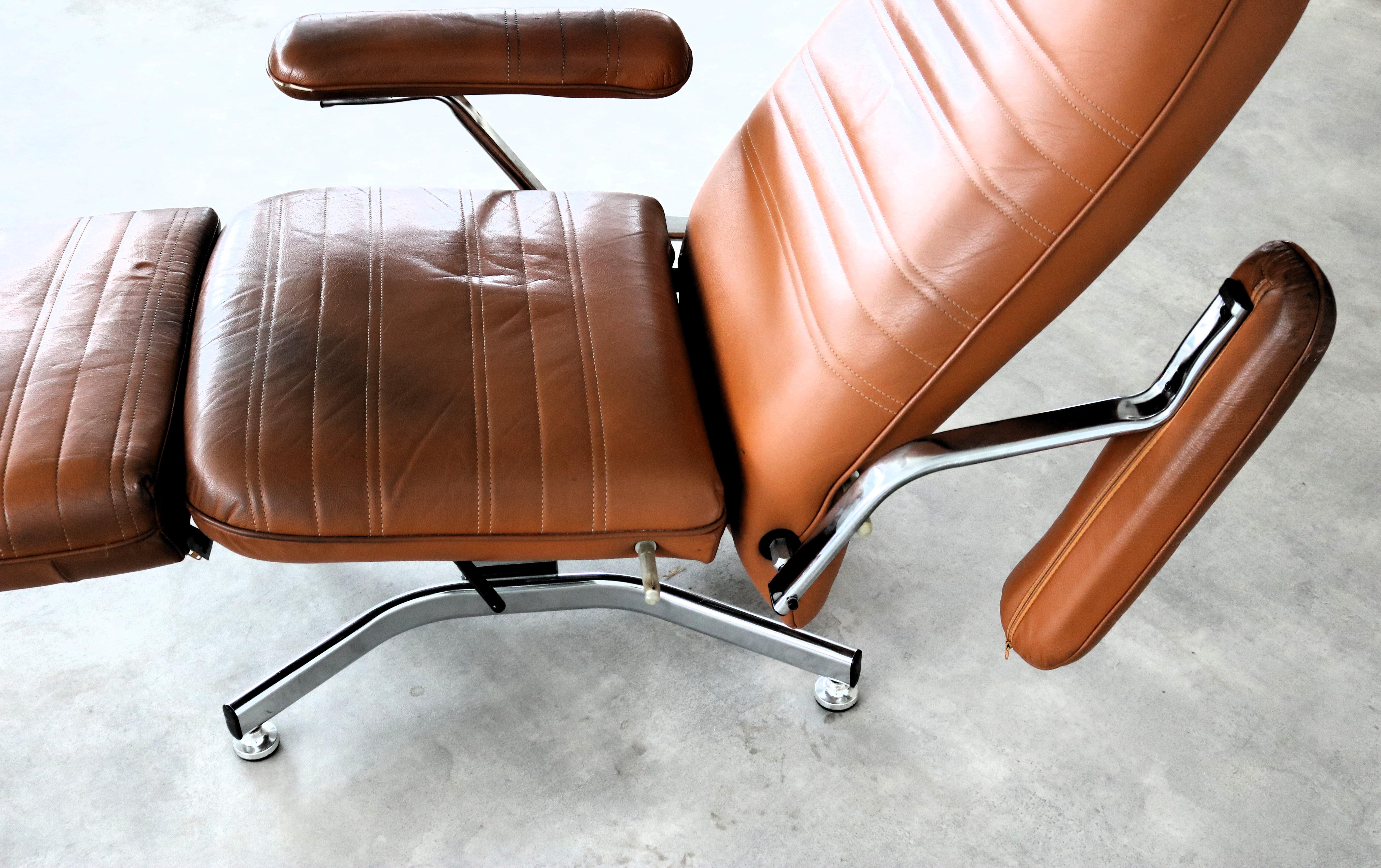 vintage armchair  recliner  Everstyl  France For Sale 8