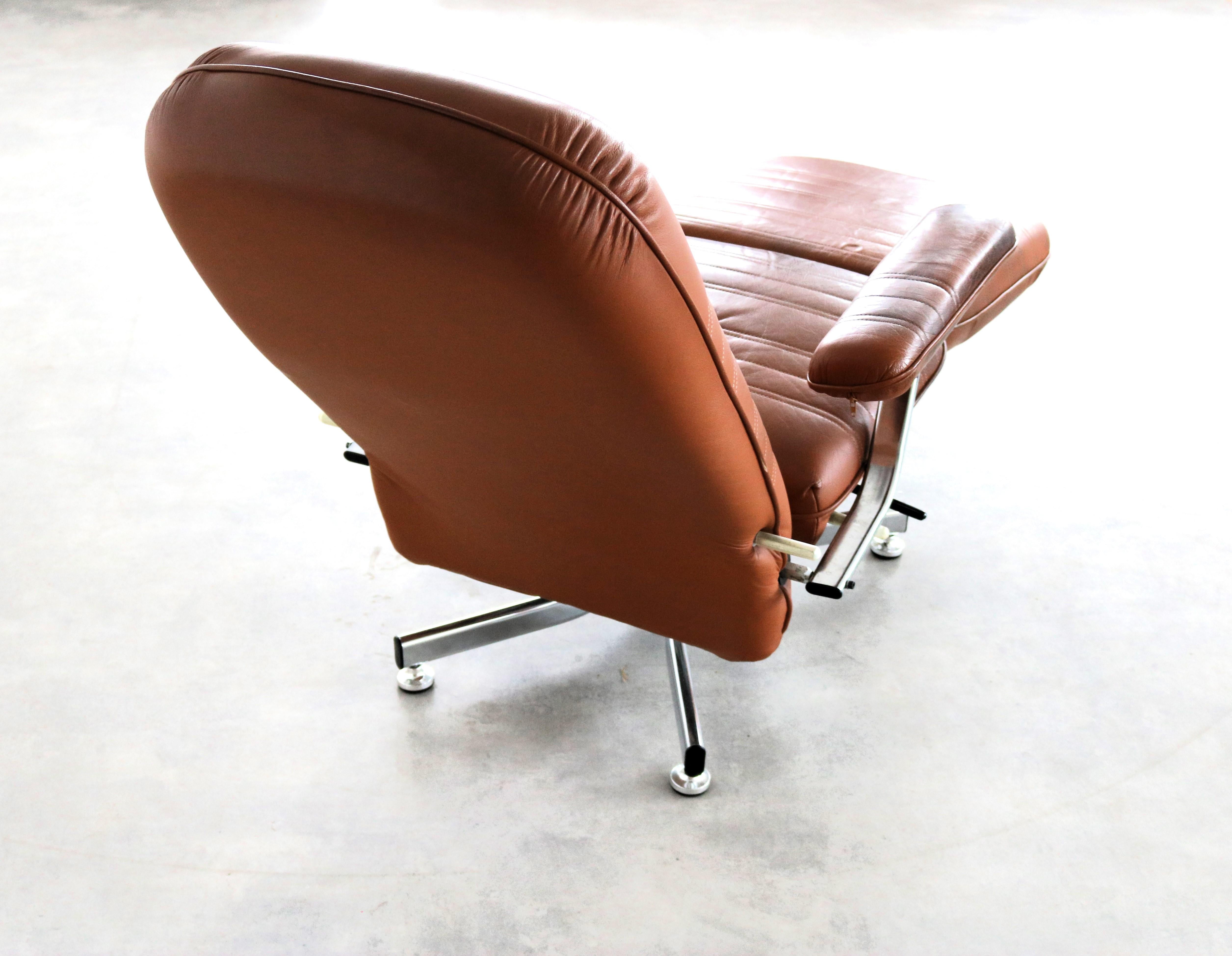 vintage armchair  recliner  Everstyl  France For Sale 9