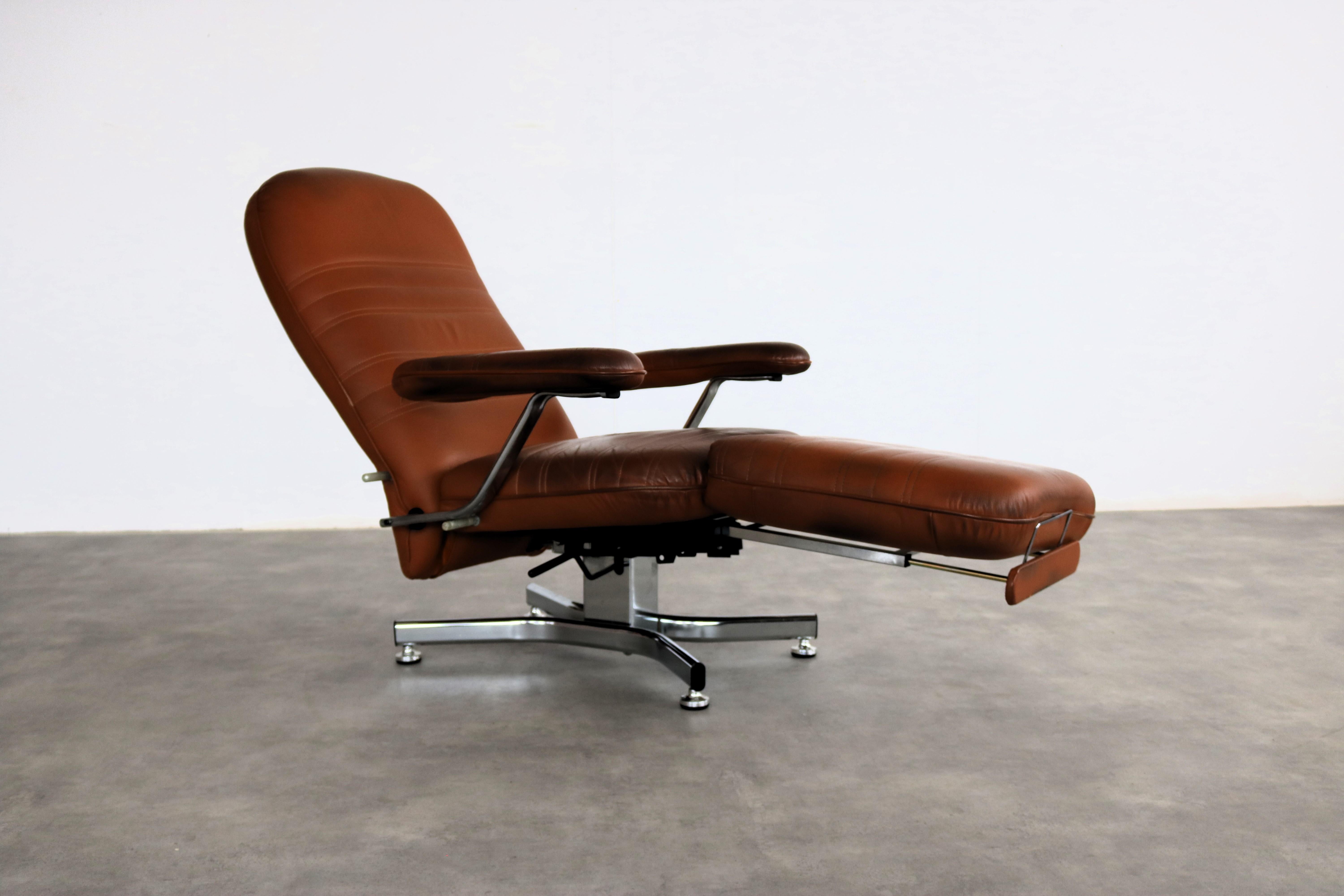 vintage armchair  recliner  Everstyl  France For Sale 12