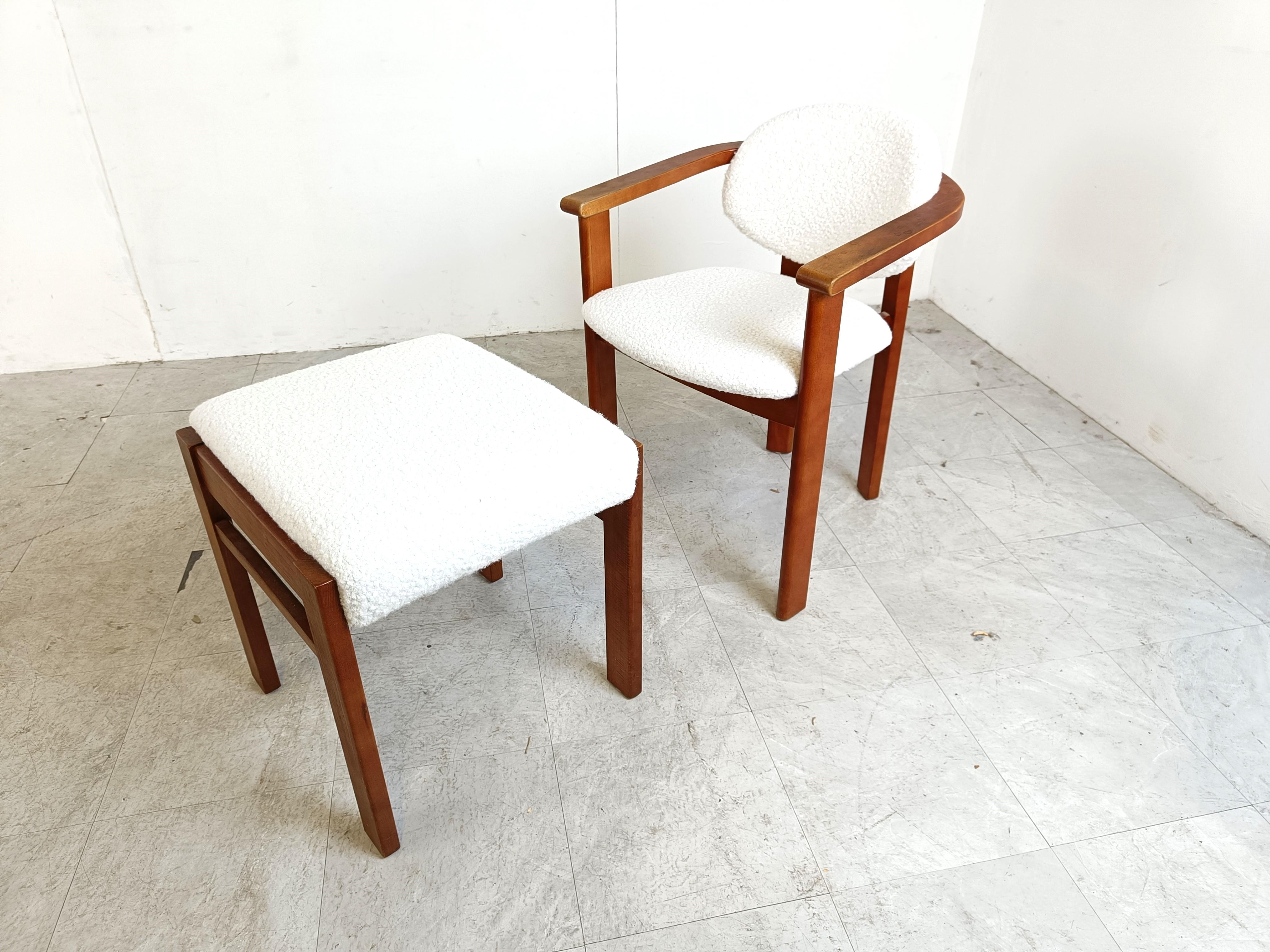 Sillón vintage con reposapiés, años 60 Moderno de mediados de siglo en venta