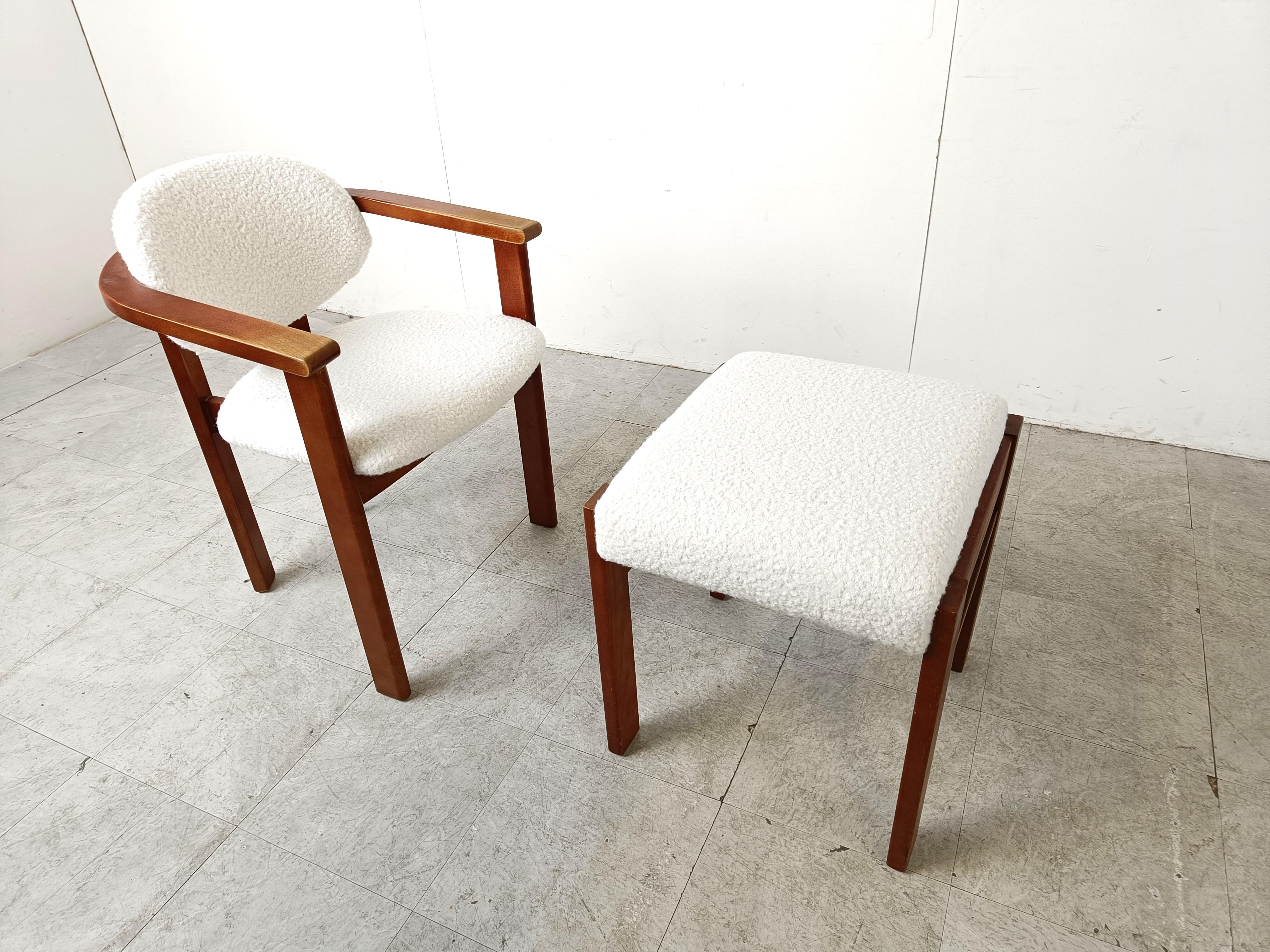 Sillón vintage con reposapiés, años 60 en venta 1