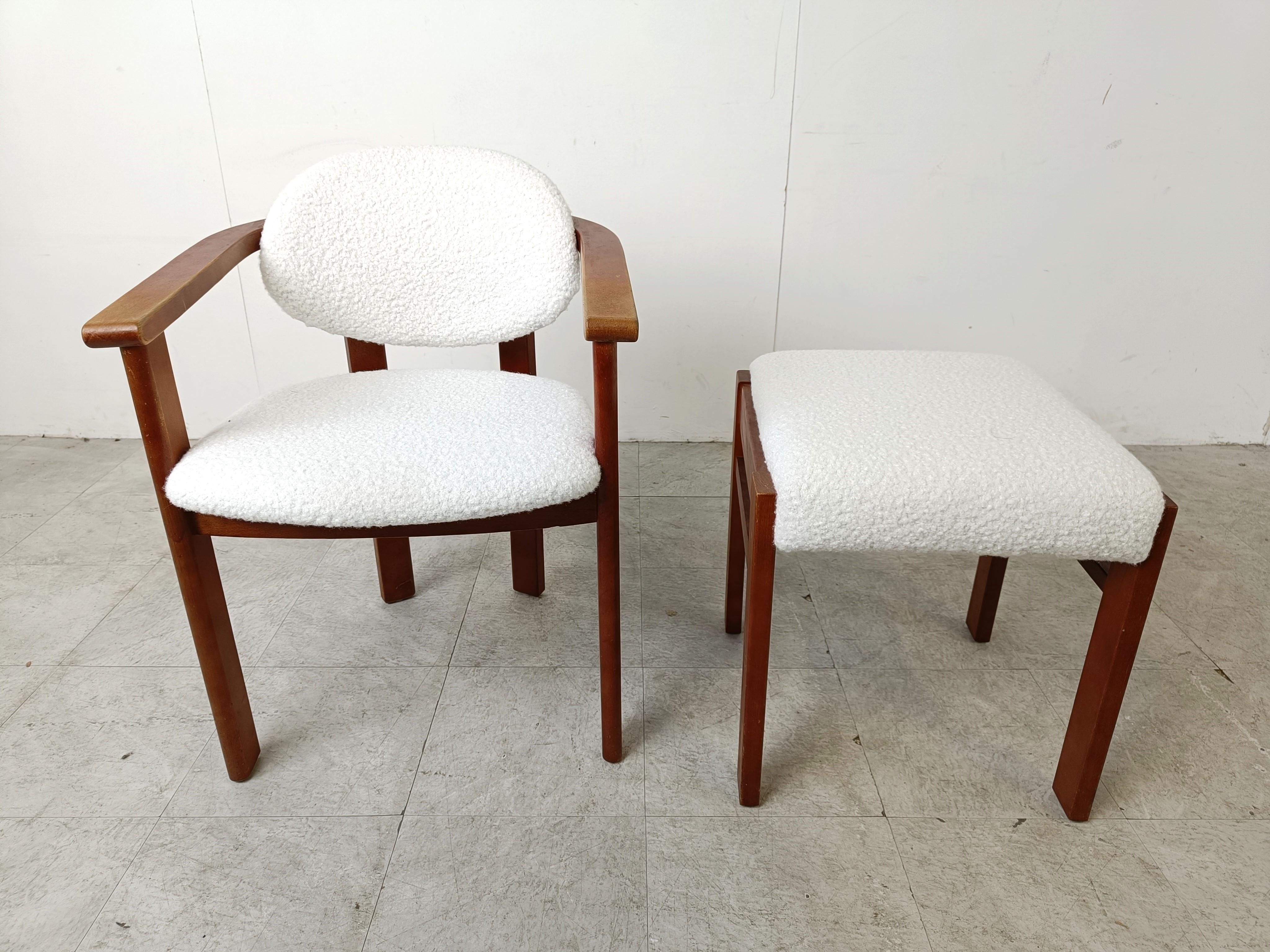 Sillón vintage con reposapiés, años 60 en venta 2