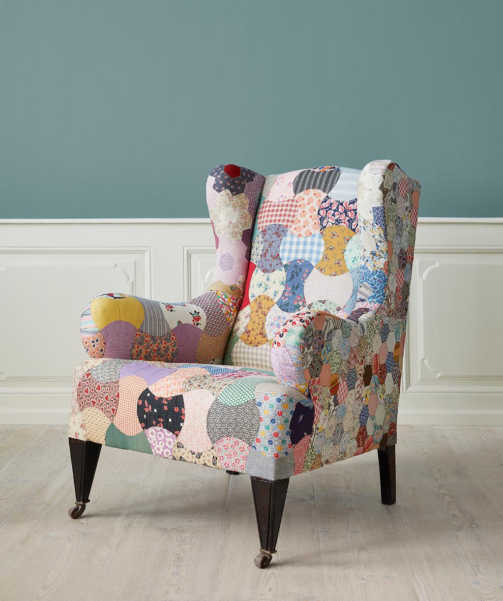 England, 20th century

Armchair with front wheels. Upholstered with patchwork in different colours and patterns. 

H 100 x W 75 x D 67, seat H43 cm.