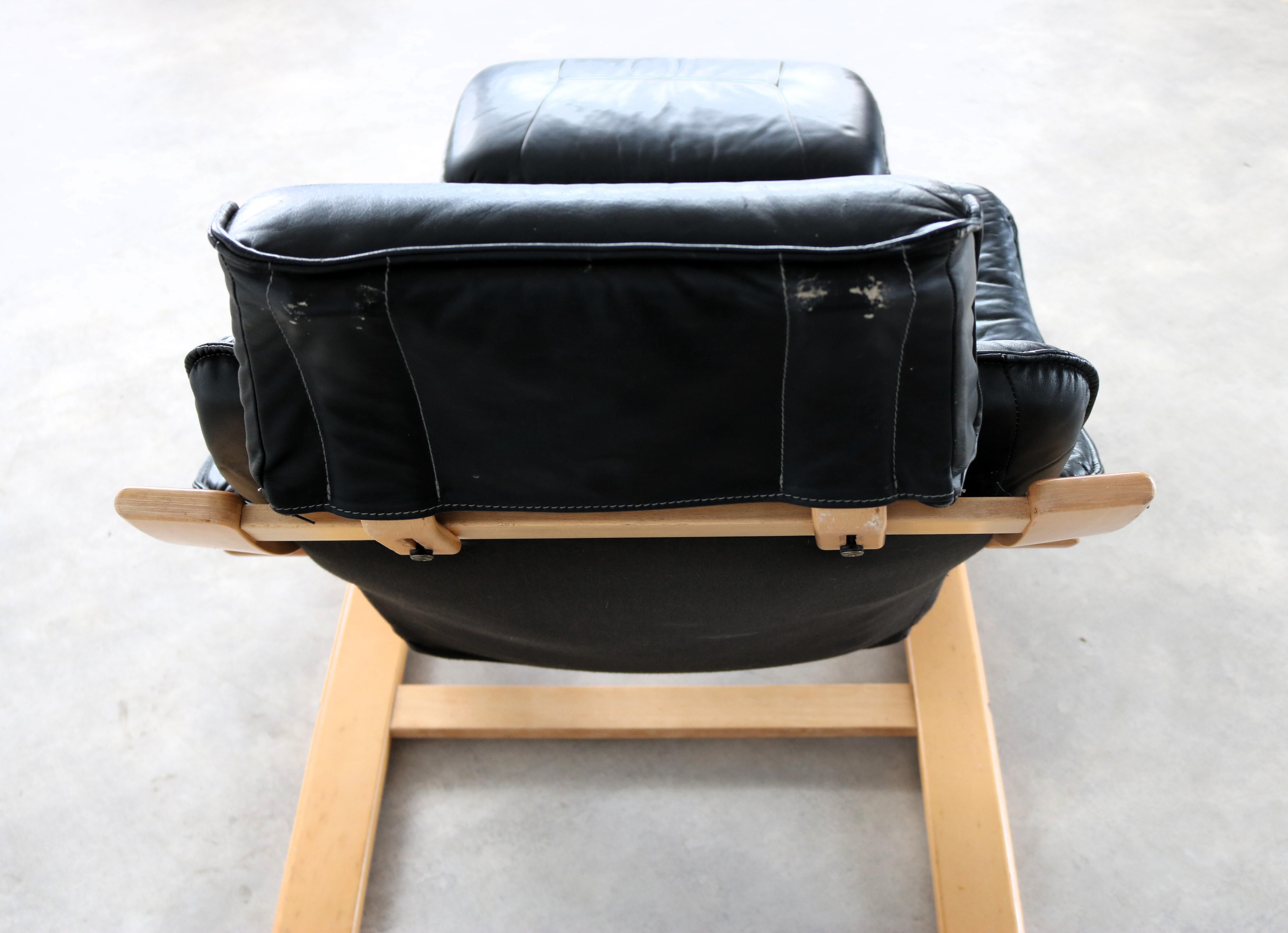 Sillón vintage con otomana  butaca  1970s  Sueco en venta 2