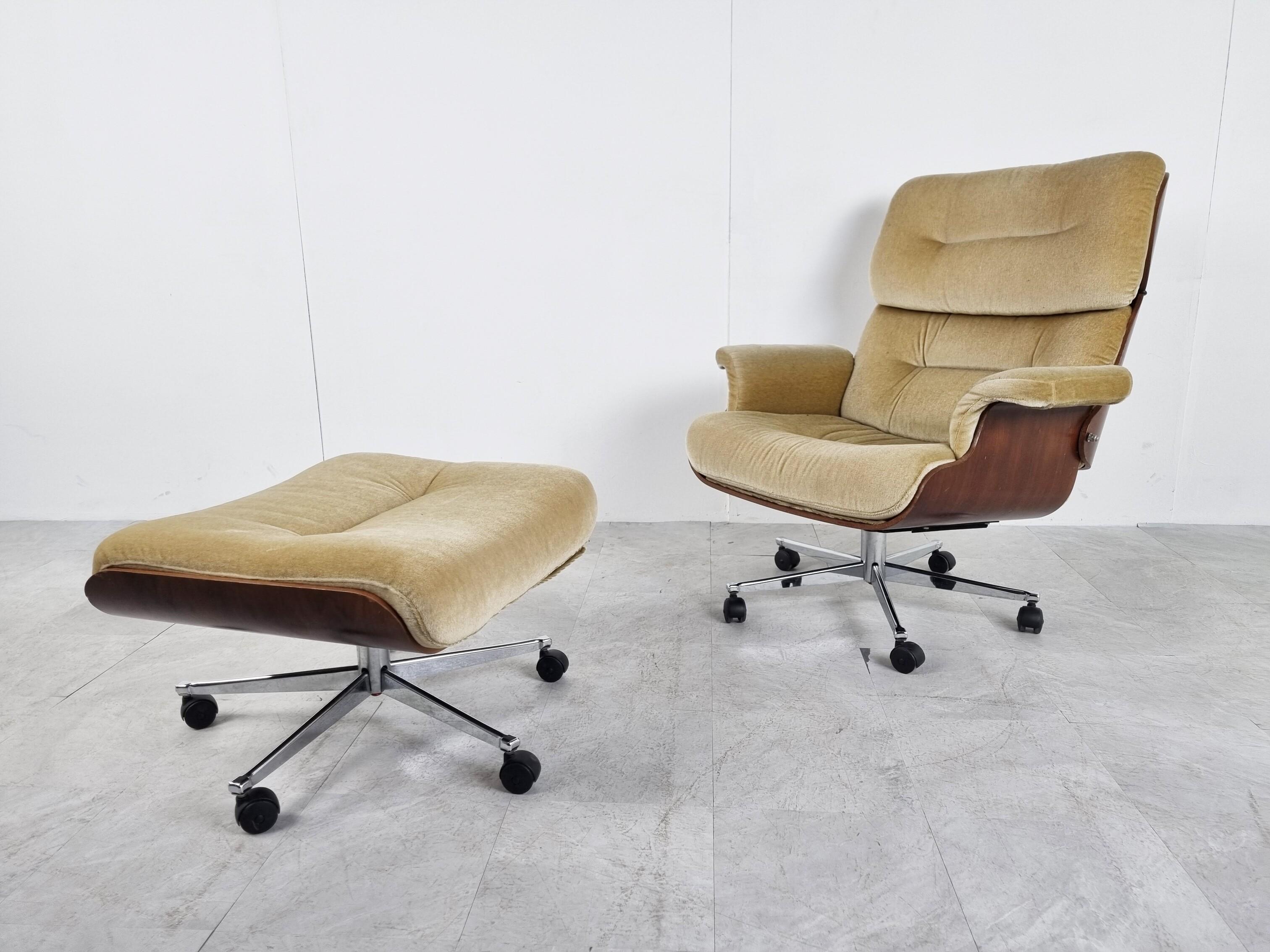 Mid-20th Century Vintage Armchair with Stool by Martin Stoll for Giroflex, 1960s