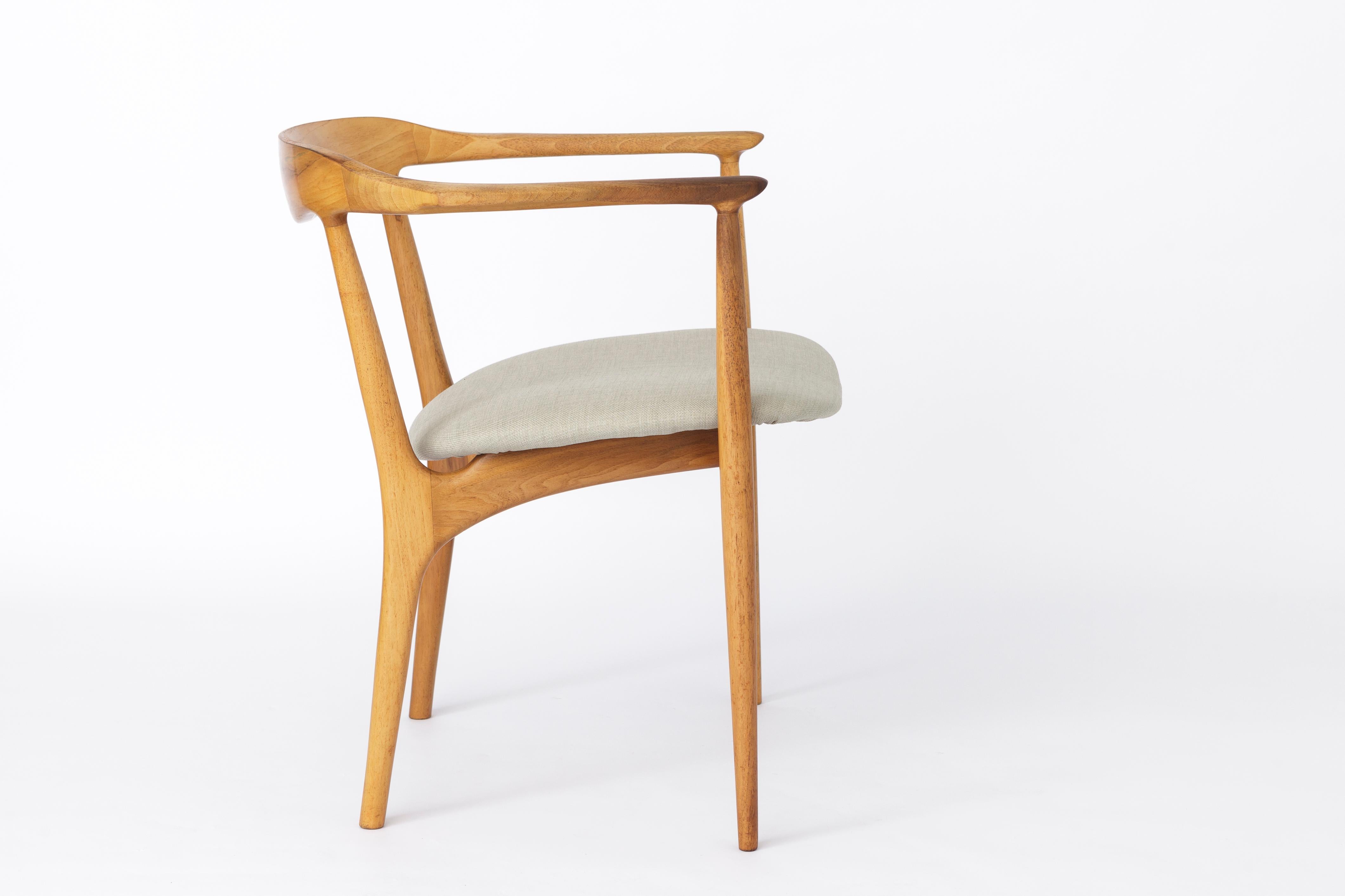 Vintage-Sessel aus Nussbaumholz, 1960er-1970er Jahre (Mitte des 20. Jahrhunderts)