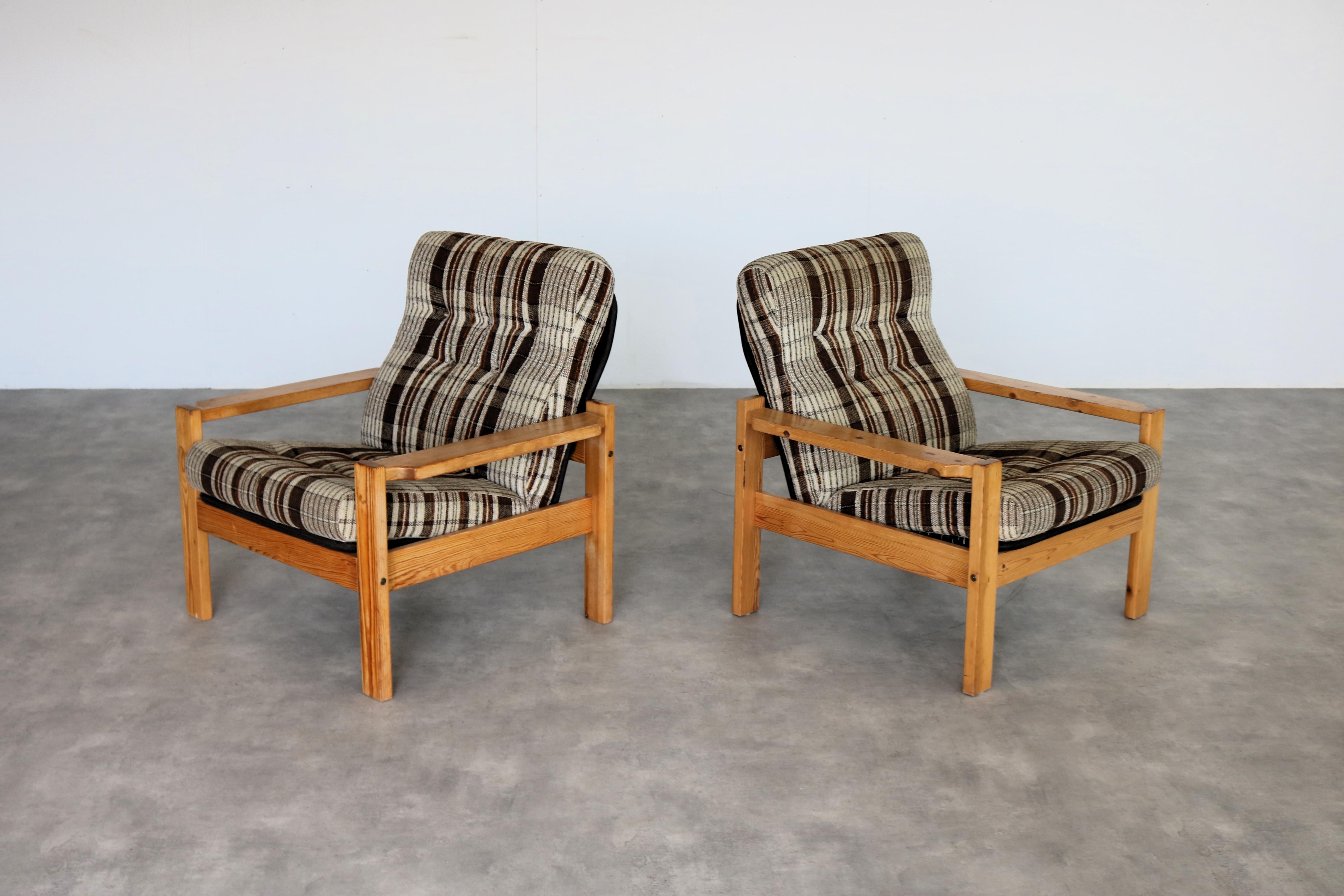 vintage armchairs  armchairs  70's  Swedish

period  70's
design  unknown  Sweden
condition  good  light signs of use
size  84 x 80 x 85 (hxwxd) seat height 44 cm;

details  pine; upholstery; 

article number  2505