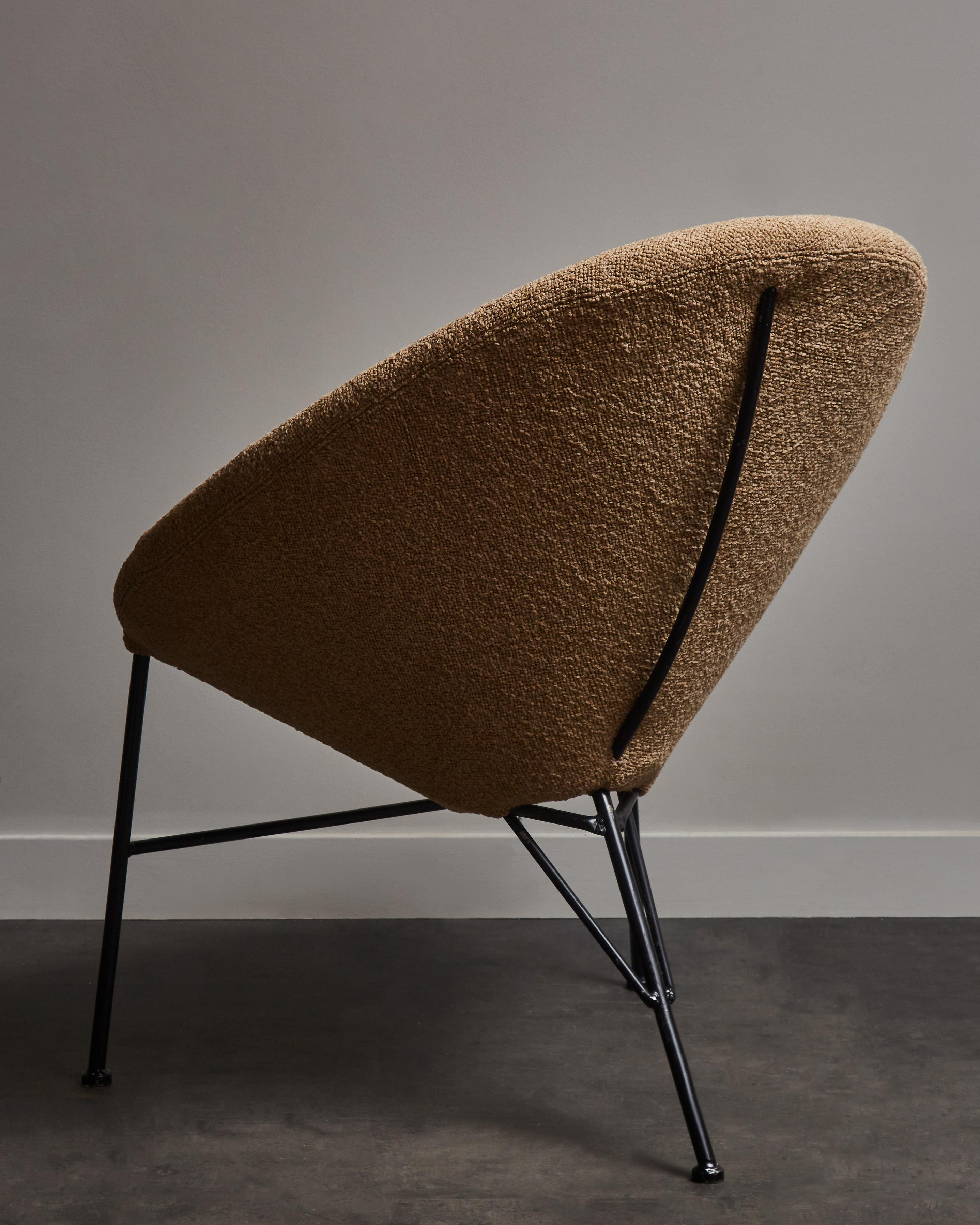Late 20th Century Vintage armchairs at cost price For Sale