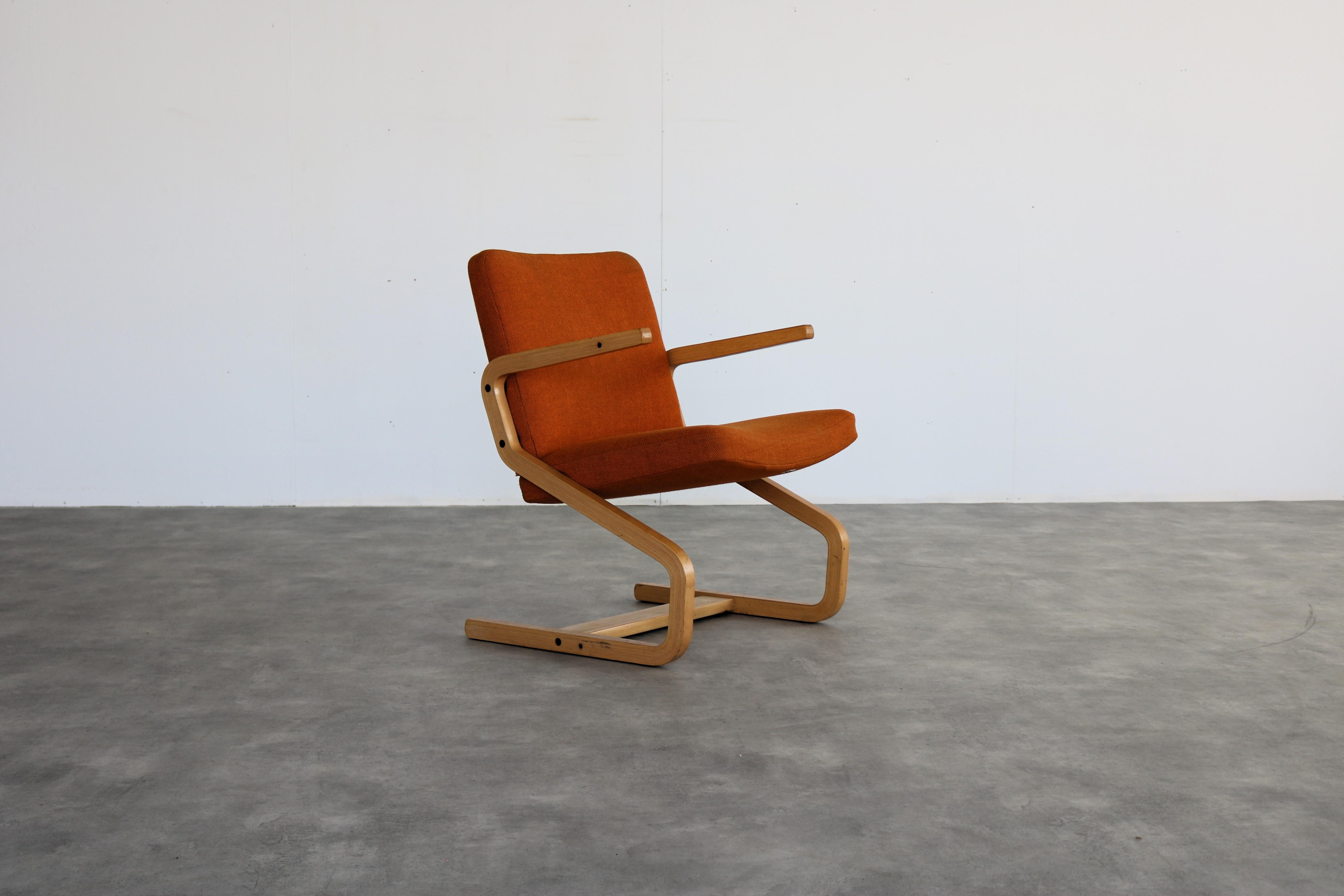 
vintage armchairs  chairs  cinema chair  Westnofa 

Unique cinema seats produced by Westnofa. These rare chairs have a folding seat. 

period  60's
design  Westnofa  Norway
condition  good  light signs of use
size  75 x 59 x 60 (hxwxd) seat height