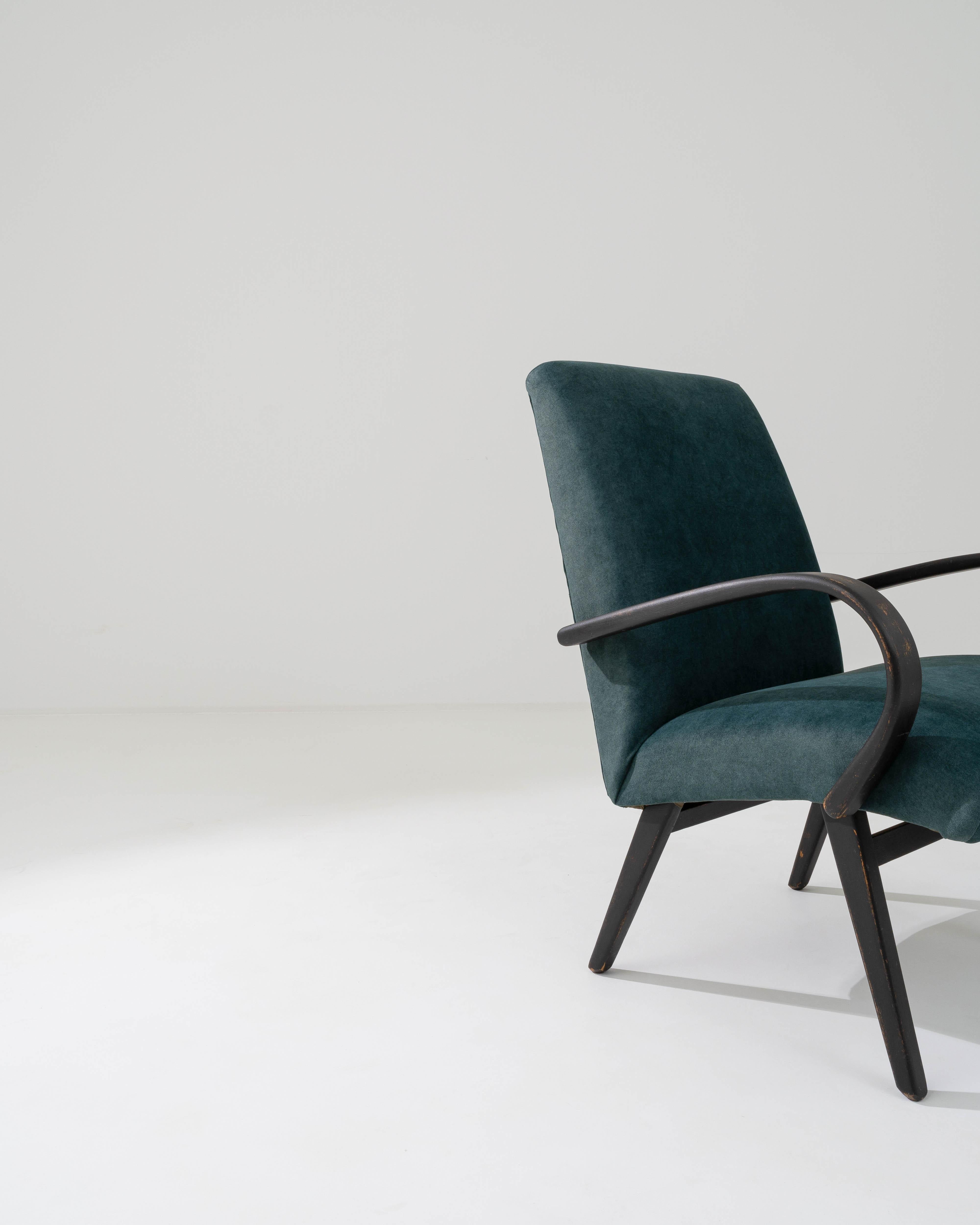 Vintage-Sessel entworfen von J. Halabala, Ein Paar im Angebot 1