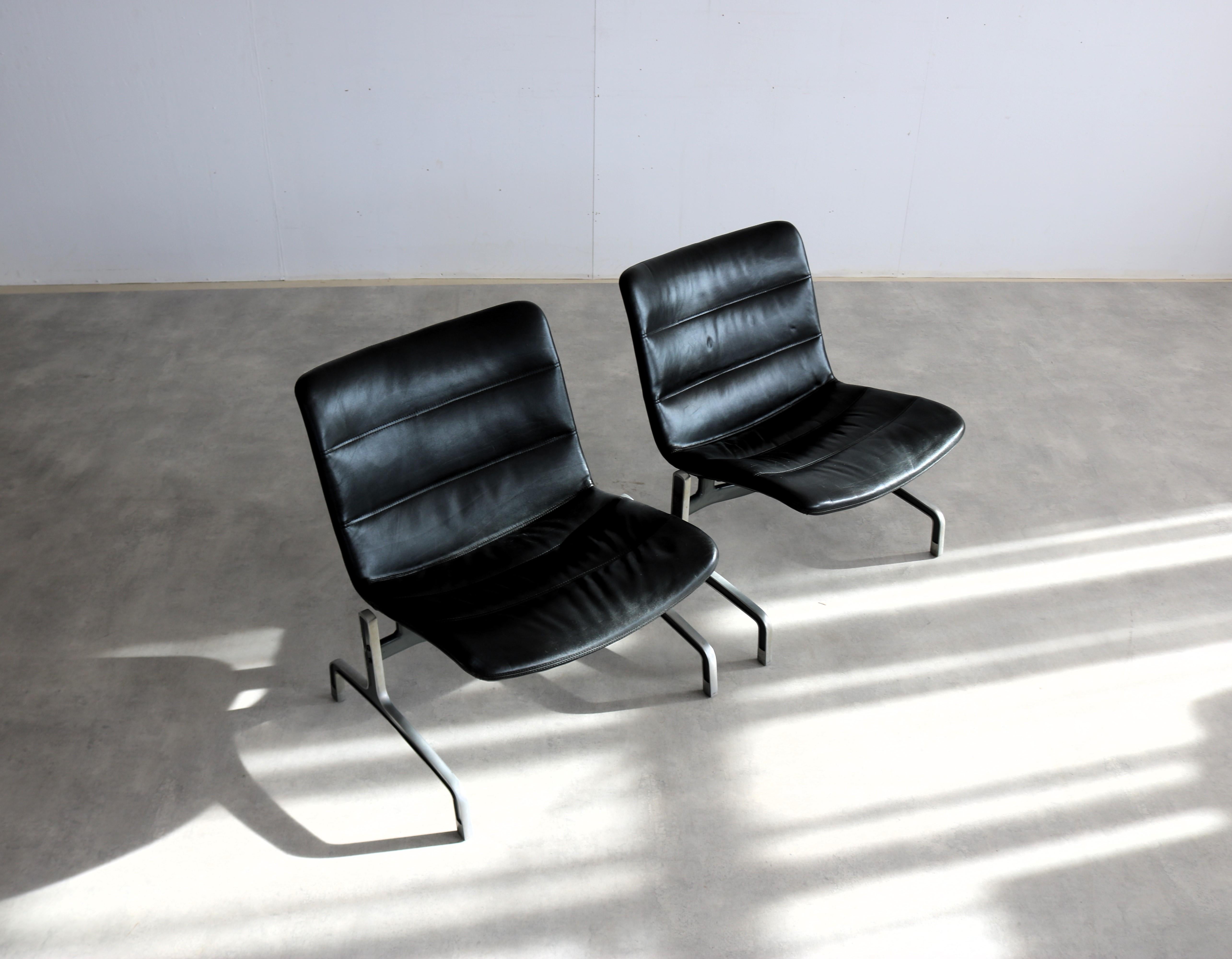 Fauteuils vintage  Jorgen Kastholm  série 8000  Design/One en vente 11