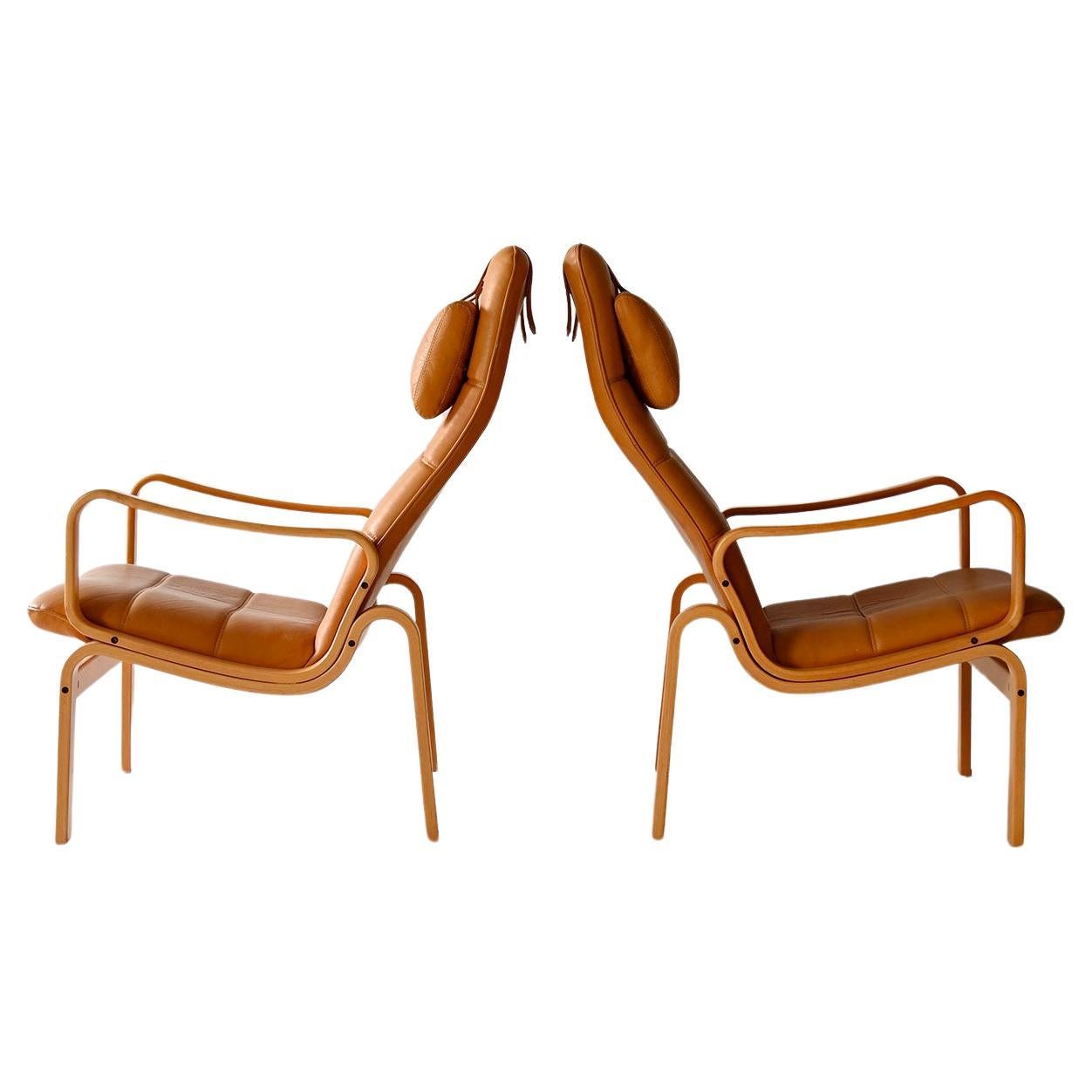 Vintage-Sessel mit Kissen