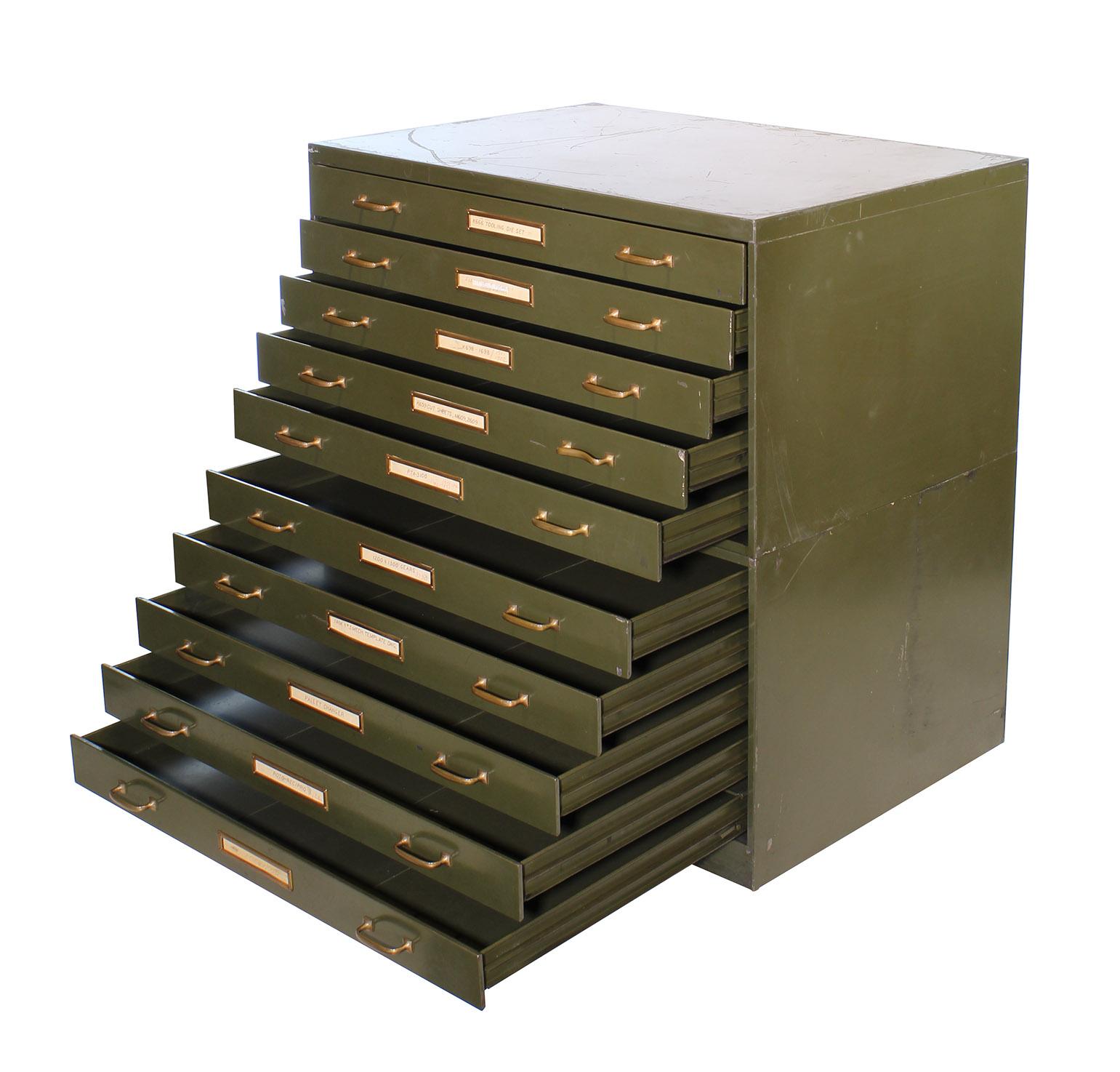 Vieille armoire à cartes et plans en acier vert armée par Steel Age Bon état à Oakville, CT