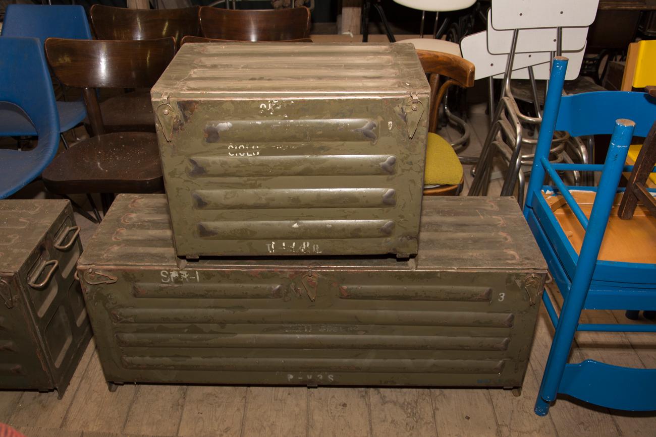 Boîte en métal de l'armée vintage, commode et coffre à tiroirs, années 1950 en vente 5