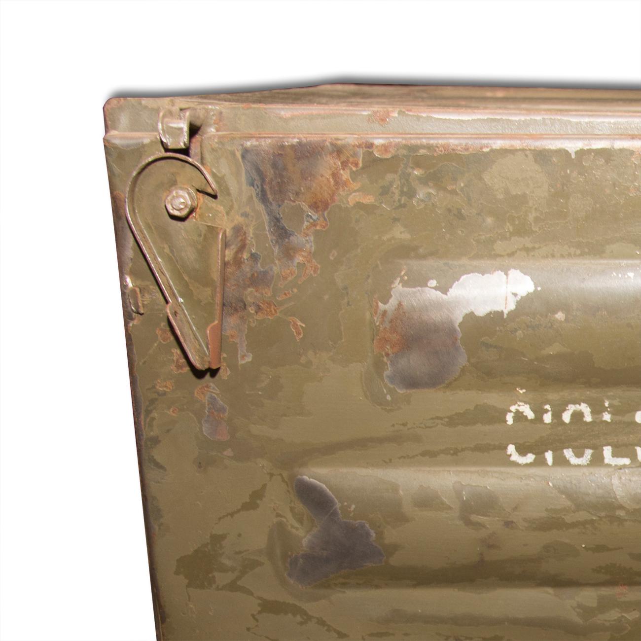 Métal Boîte en métal de l'armée vintage, commode et coffre à tiroirs, années 1950 en vente