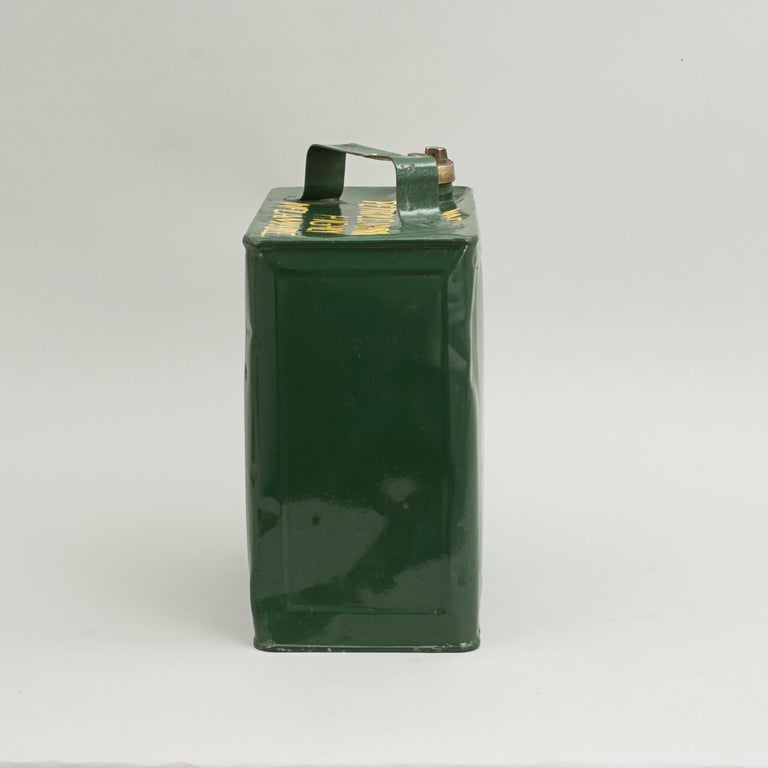 Vintage Army Metal Petrol Can In Good Condition For Sale In Oxfordshire, GB