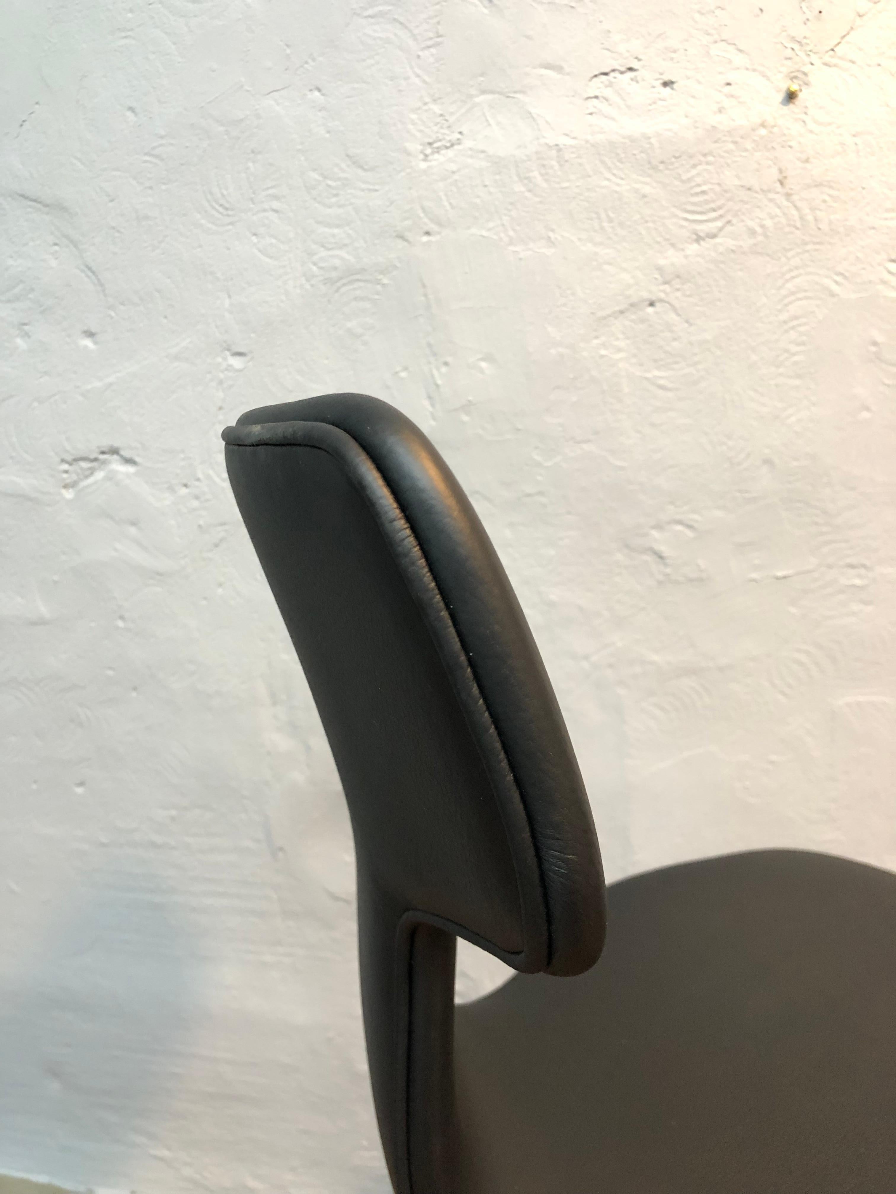 Vintage Arne Jacobsen 3113 Hammer Office Chair For Sale 6