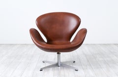 Sedia vintage "Cigno" in pelle cognac di Arne Jacobsen per Fritz Hansen