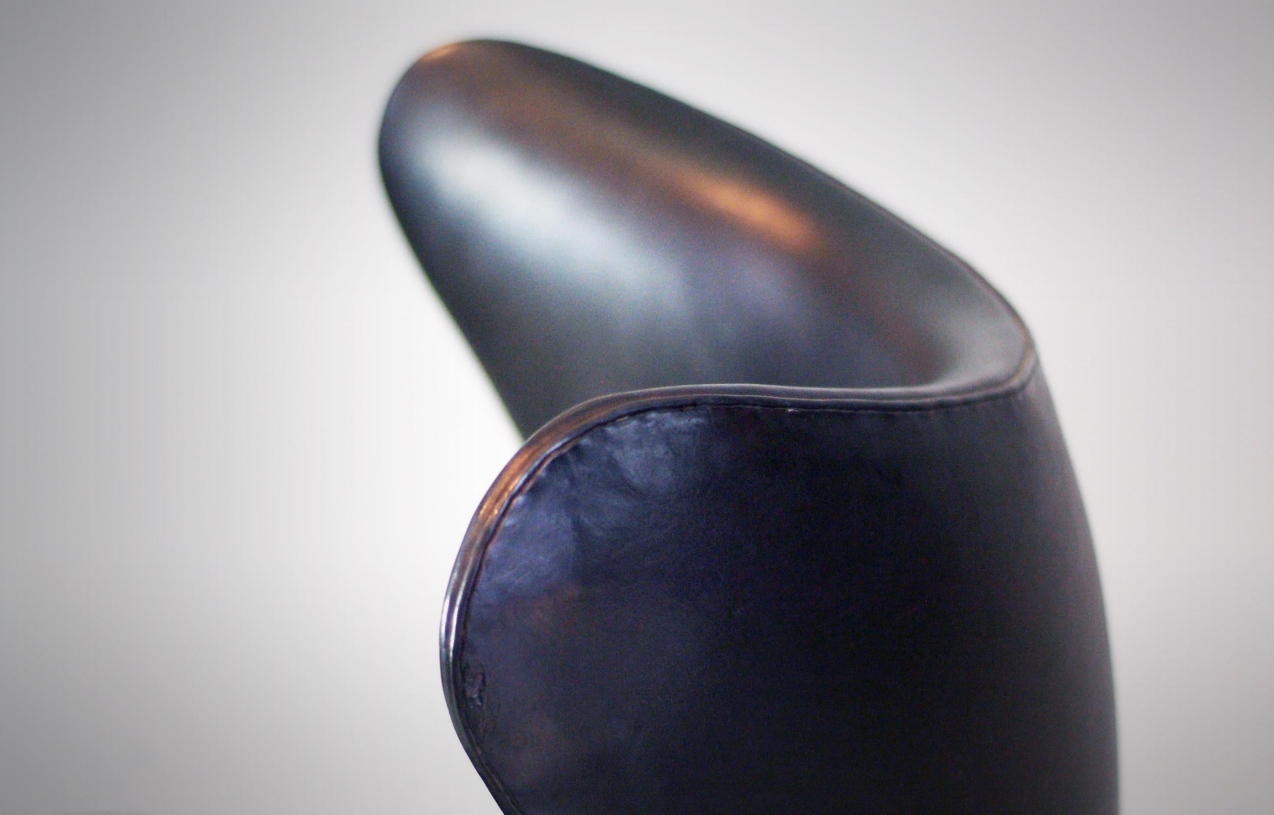Danish Vintage Arne Jacobsen Egg Chair Black Leather Fritz Hansen, Denmark, 1960s