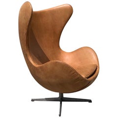 Vintage Arne Jacobsen Egg Chair in Leather for Fritz Hansen