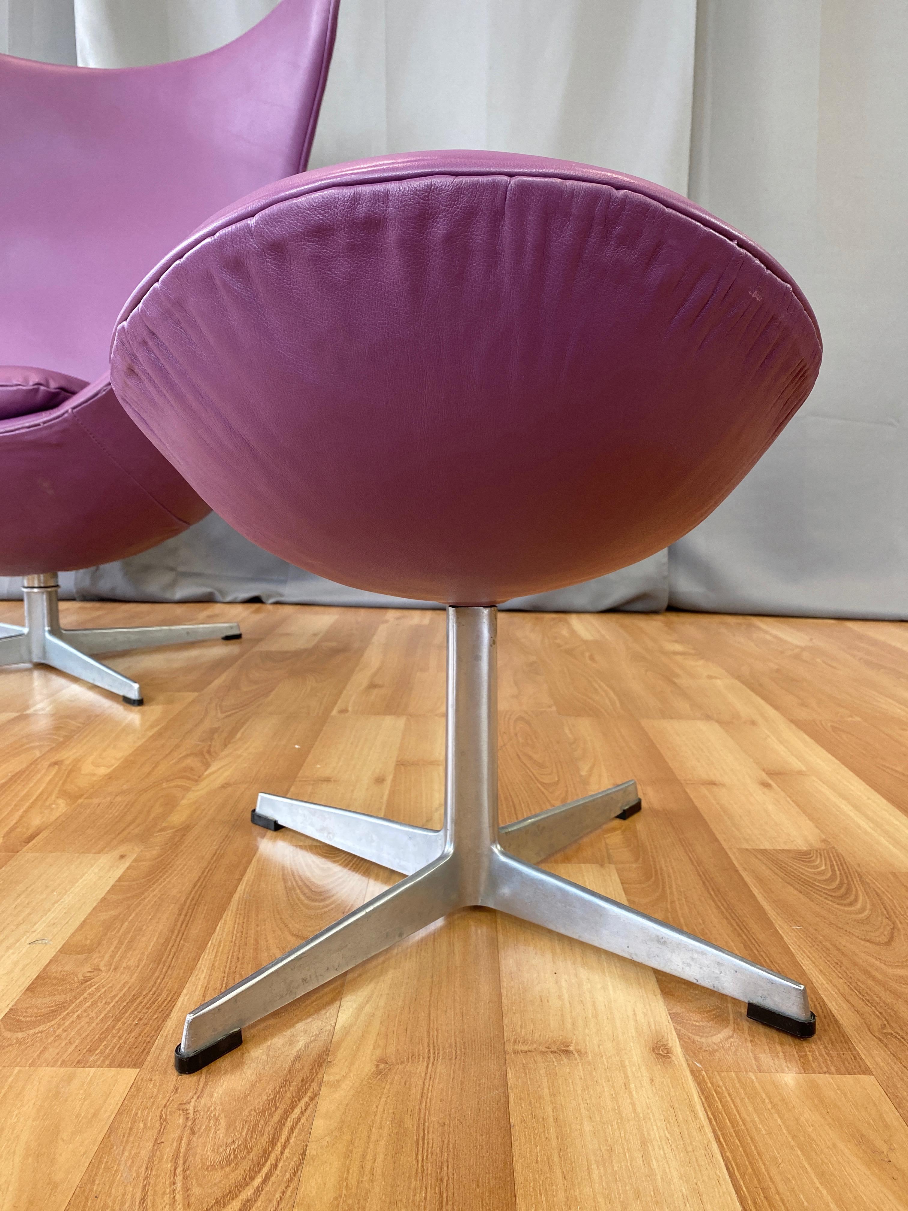 Vintage Arne Jacobsen for Fritz Hansen Leather Egg Chair & Footstool Set, 1960s 9