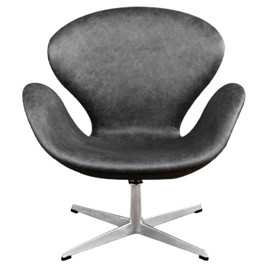 Vintage Arne Jacobsen Grey Leather "Swan" Chair for Fritz Hansen For Sale