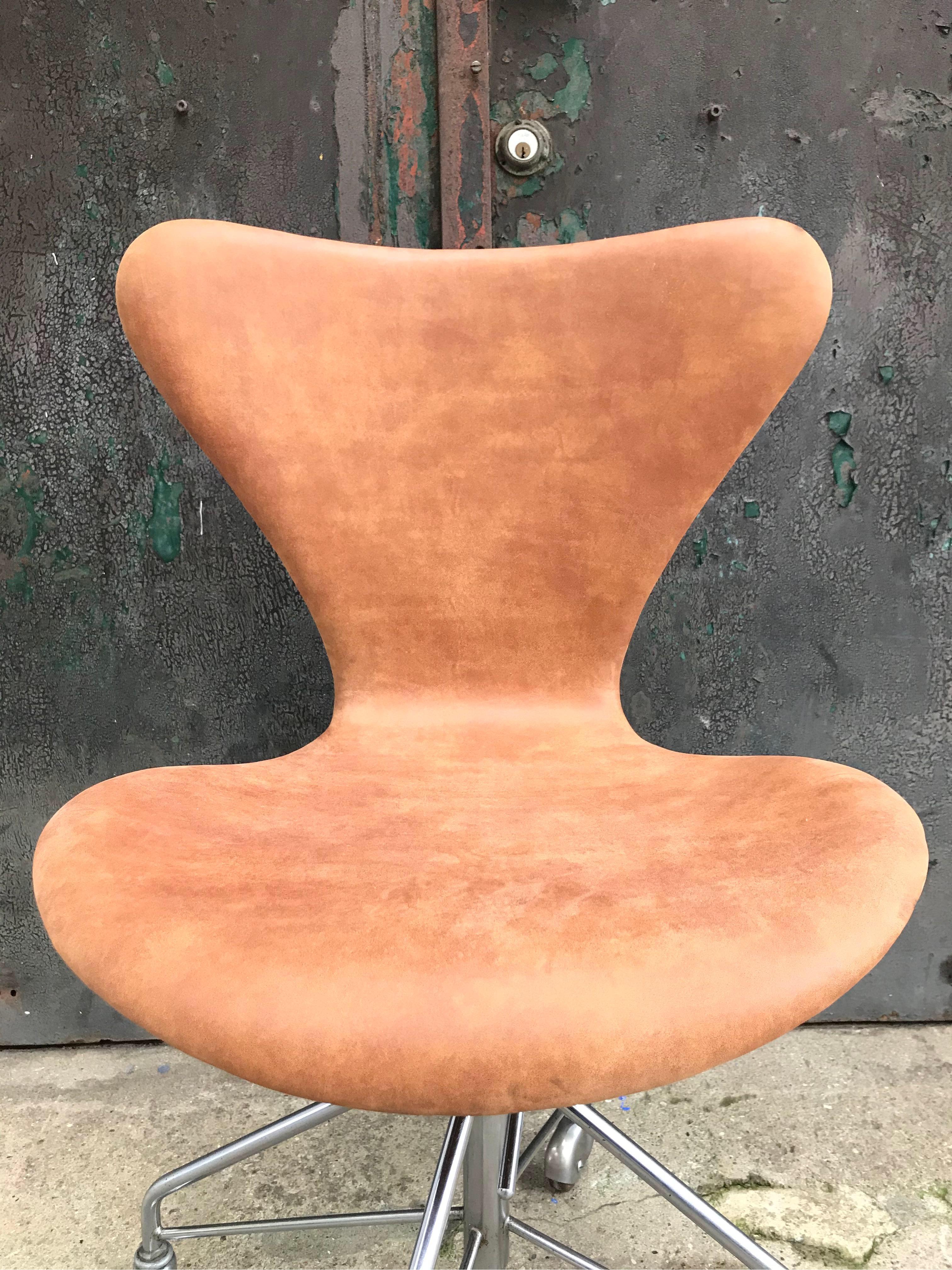 Vintage Arne Jacobsen Office Swivel Stool Chair Model 3117 by Fritz Hansen 5