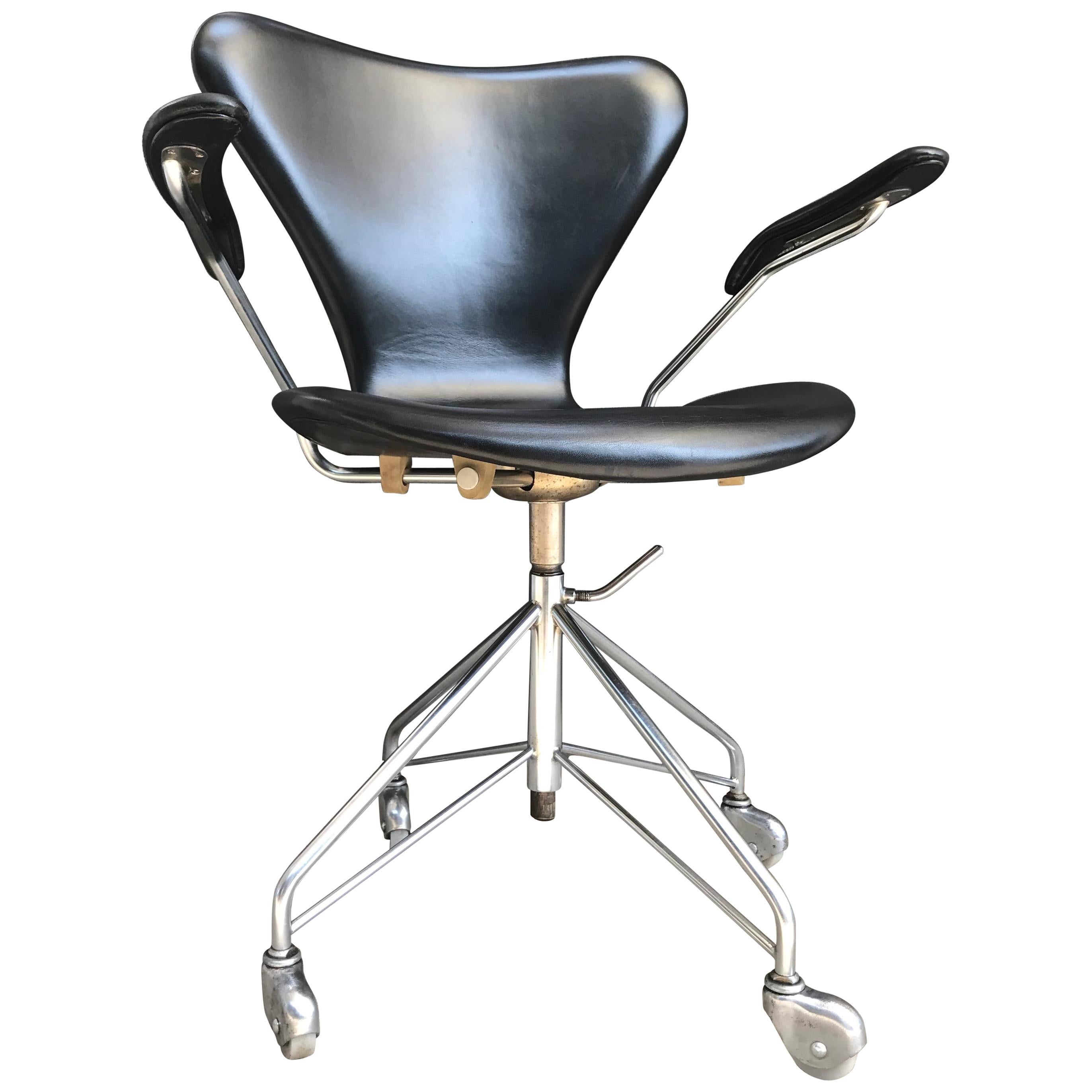 Vintage Arne Jacobsen Office Swivel Stool Chair Model 3217 by Fritz Hansen