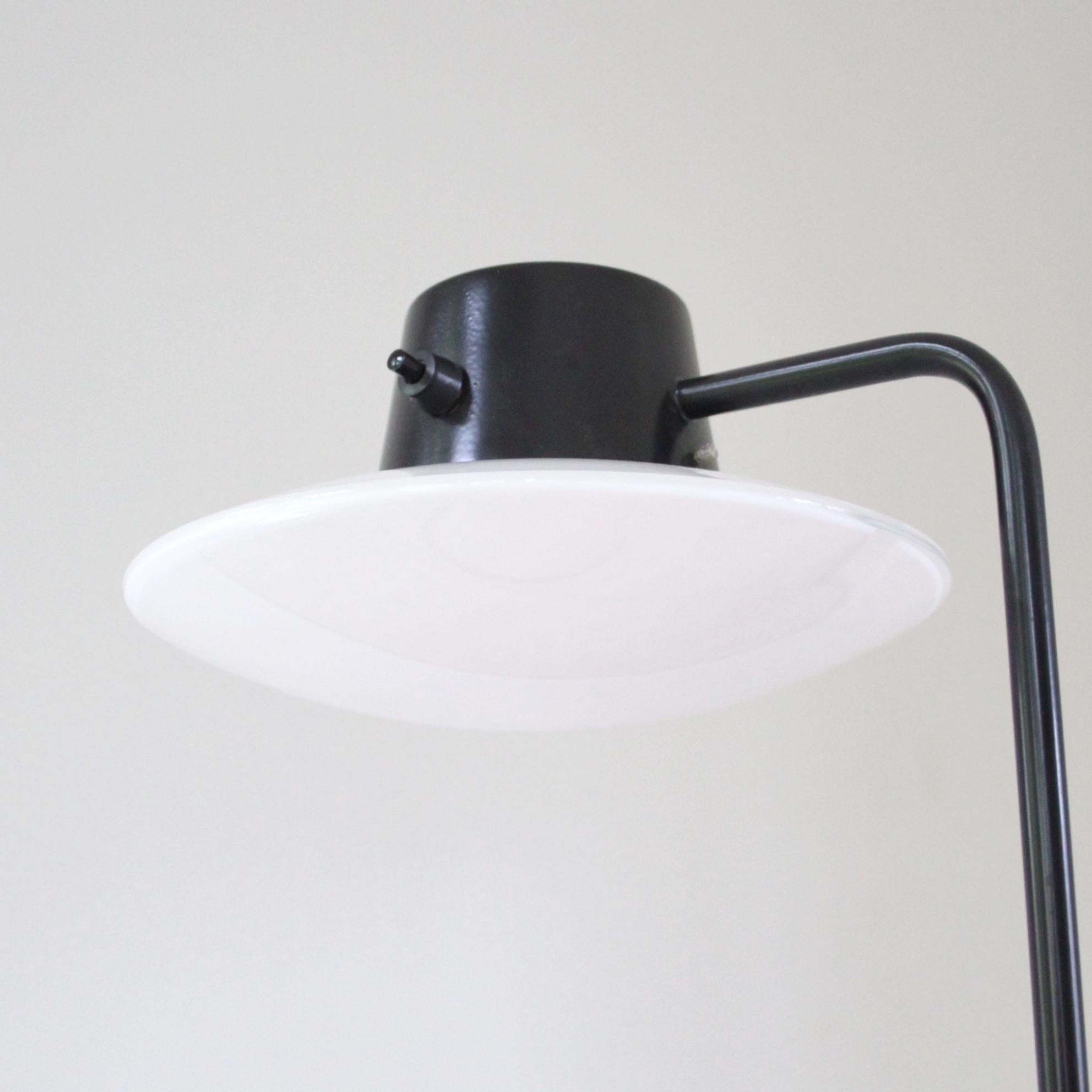 20th Century Vintage Arne Jacobsen Saint Catherine Oxford Table Lamp Scandinavian Modern For Sale