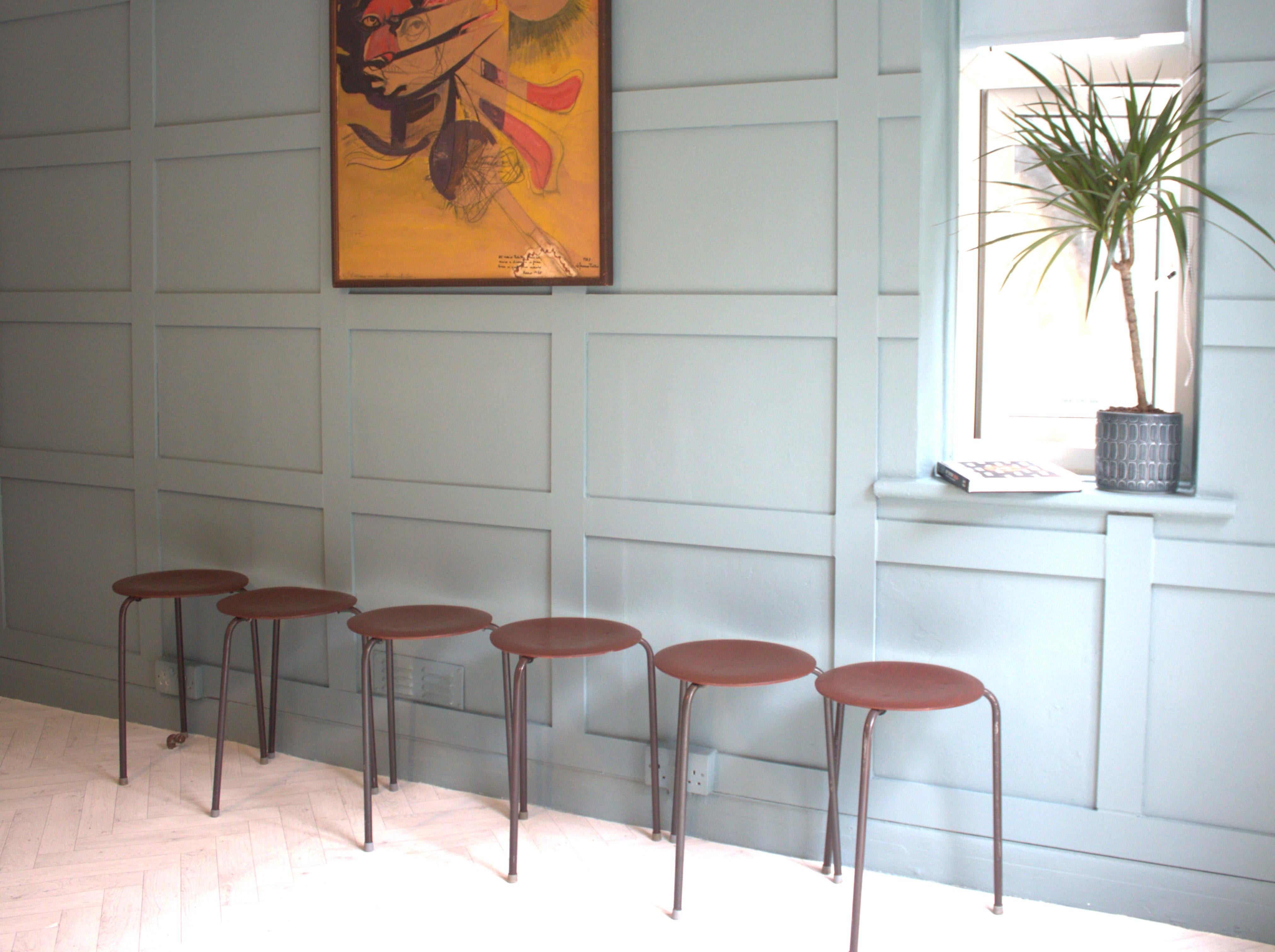 Sgabelli impilabili in teak vintage Arne Jacobsen in vendita 1
