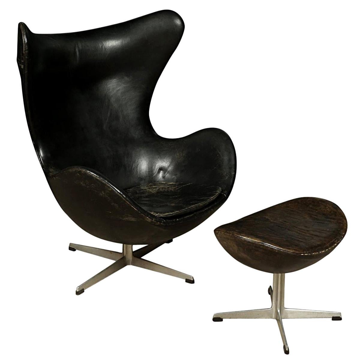 Vintage Arne Jacobsen "The Egg" Chair in Original Leather, with Ottoman, 1963