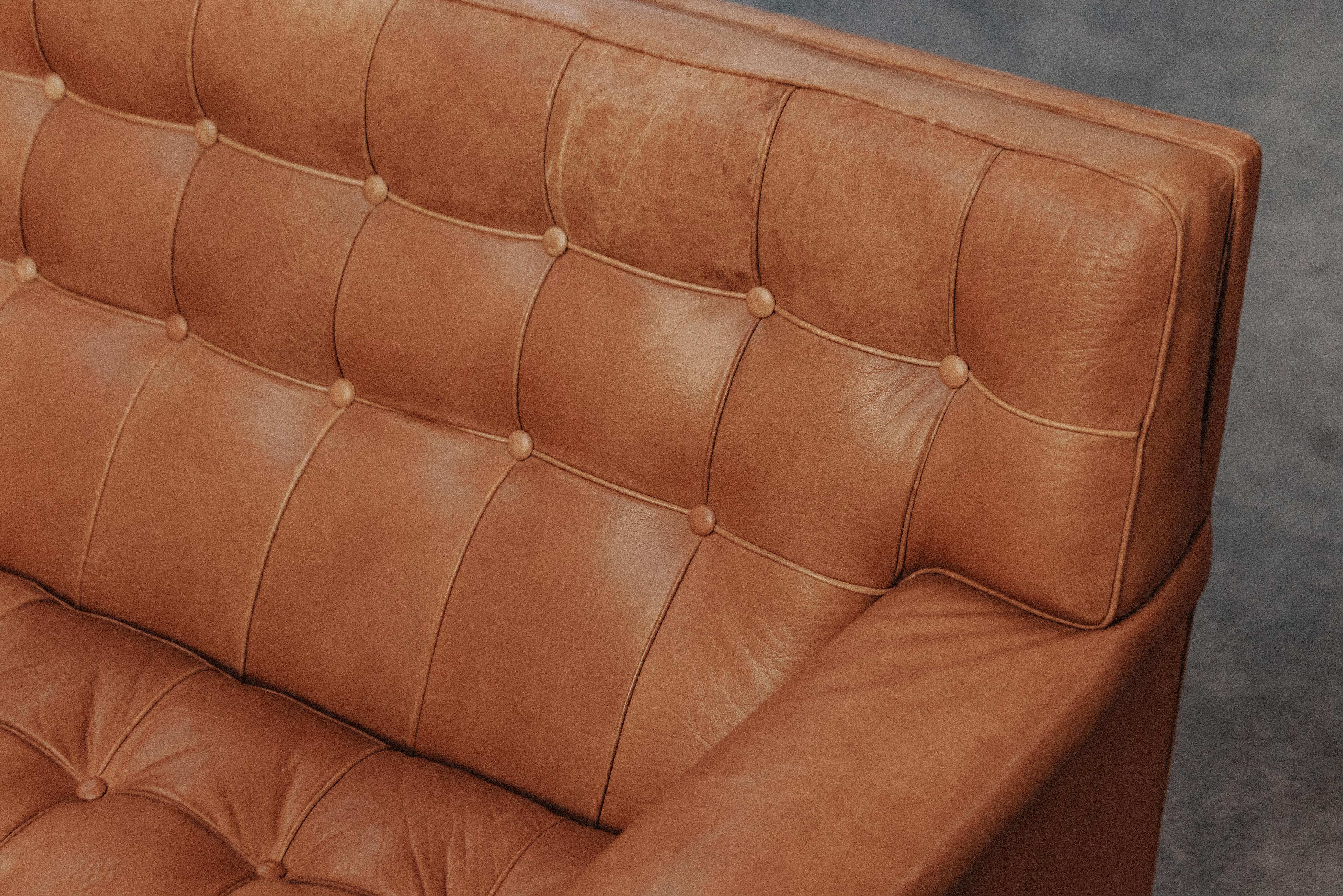 Vintage Arne Norell Leather Sofa, Model Merker, From Sweden Circa 1970 For Sale 2