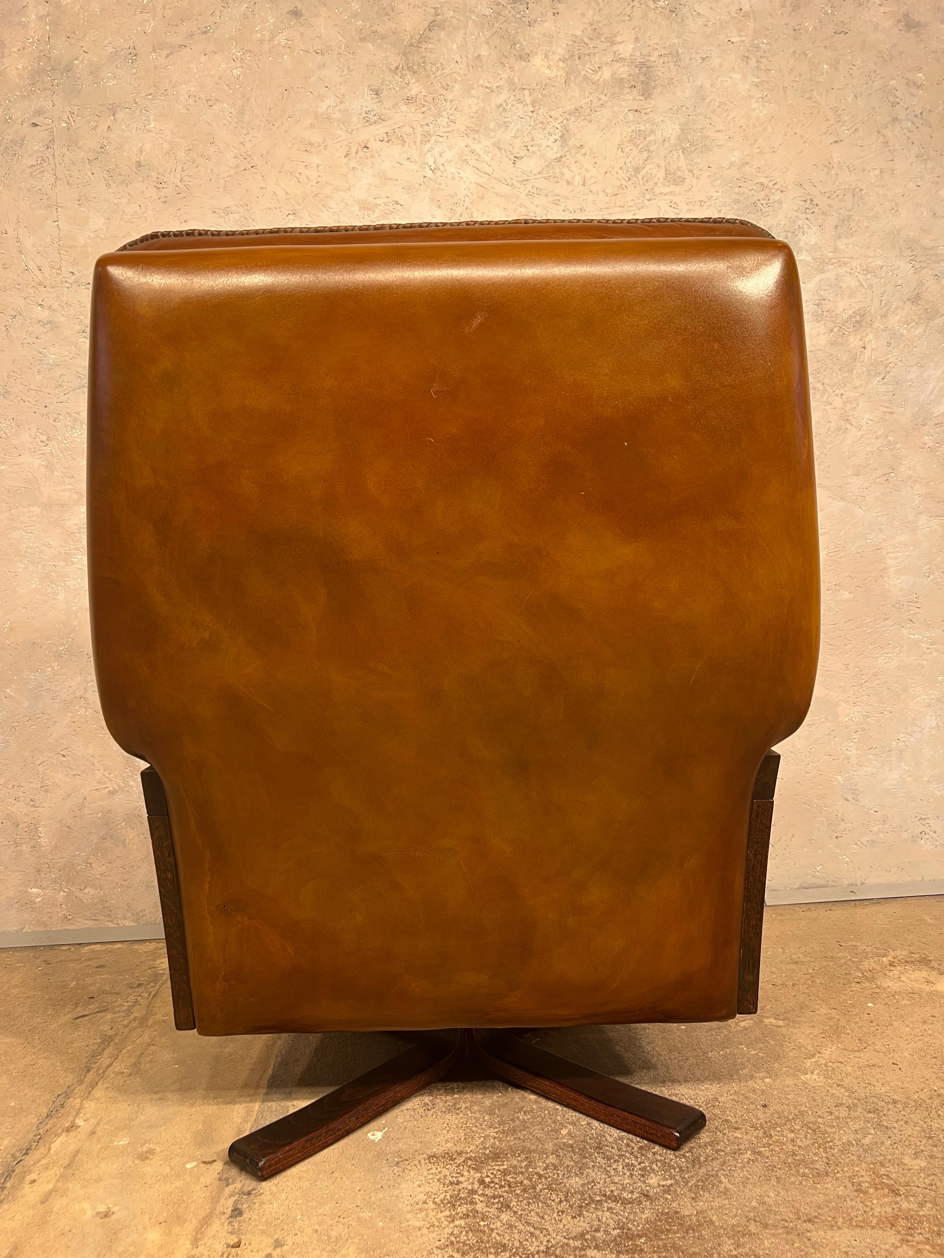 Vintage Arne Norell Leather Swivel Chair Hand dyed Tan #460 For Sale 9