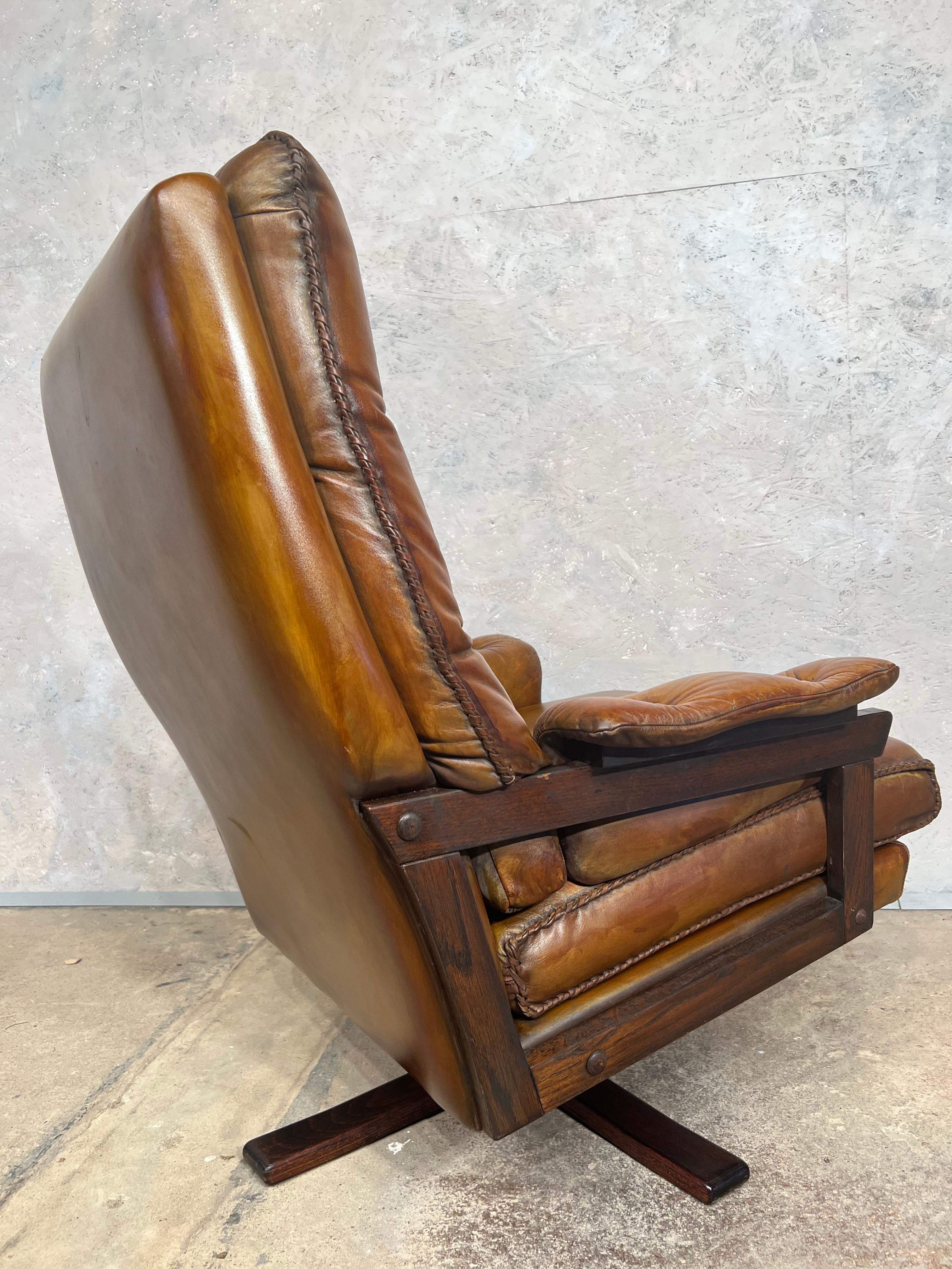 Vintage Arne Norell Leather Swivel Chair Hand dyed Tan #460 For Sale 4