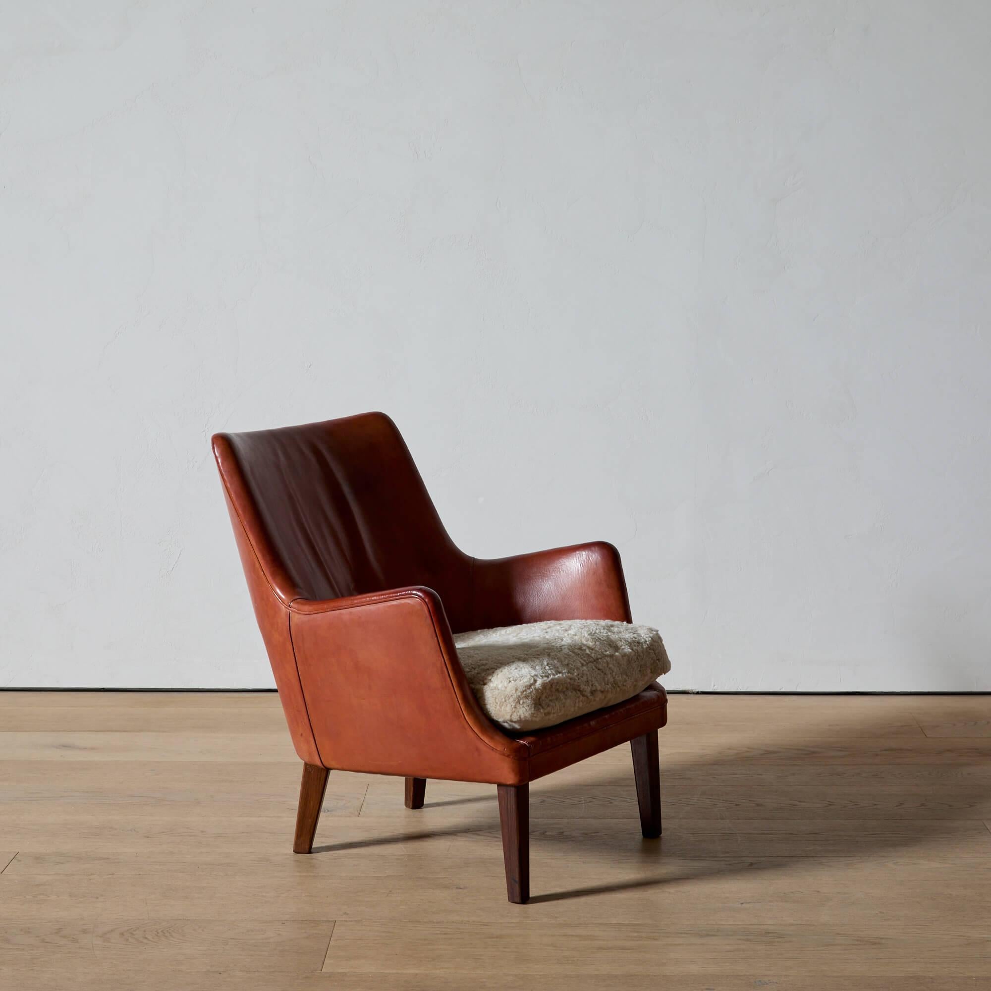 Vintage Arne Vodder AV 53 Loungesessel in Original Leder im Zustand „Gut“ im Angebot in Long Island City, NY