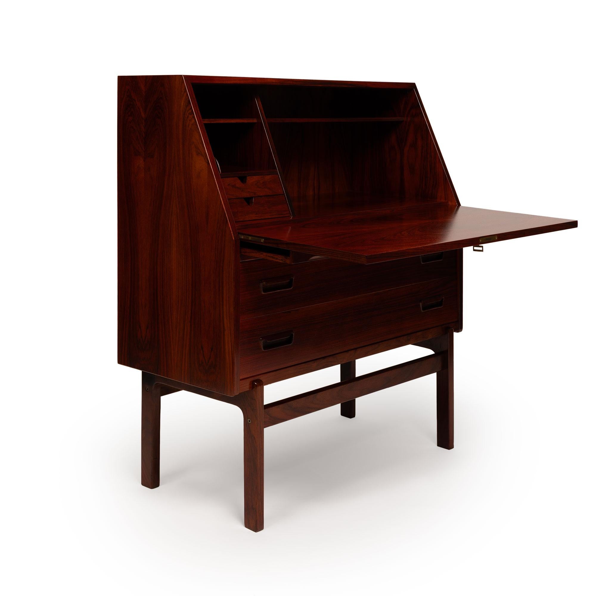 Danese Scrivania d'epoca in legno di palissandro Arne Wahl Iversen Model 68 c.C. in vendita