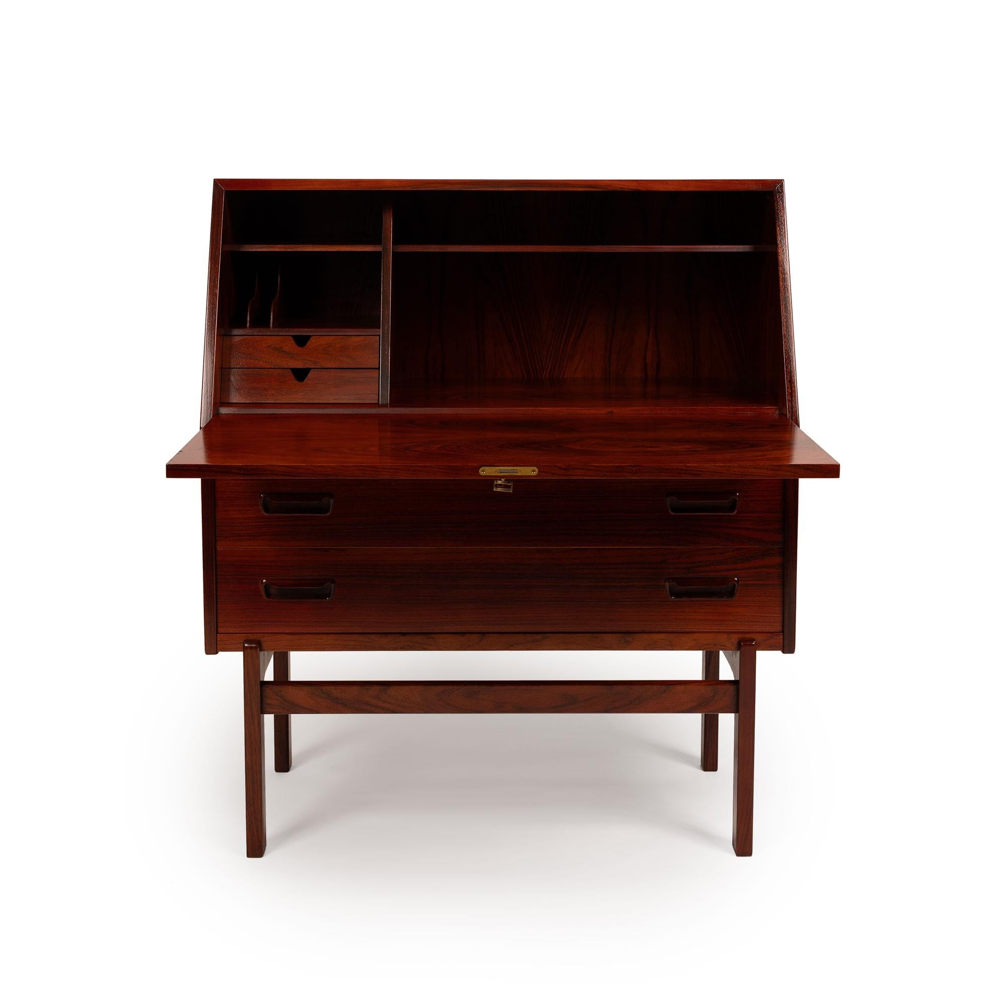 XX secolo Scrivania d'epoca in legno di palissandro Arne Wahl Iversen Model 68 c.C. in vendita