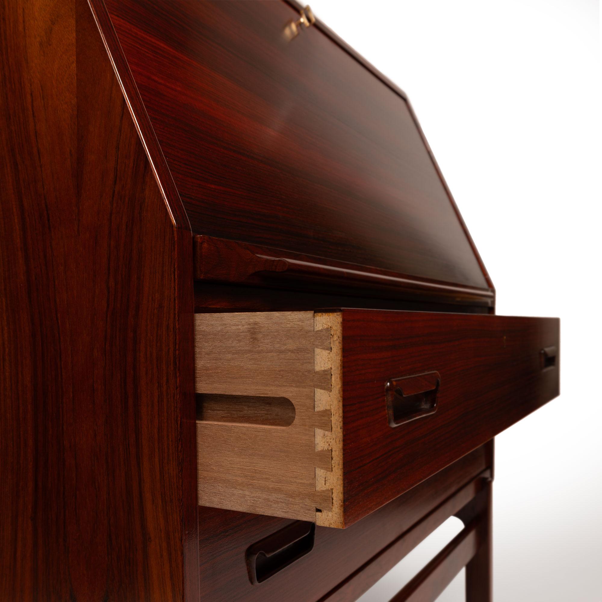 Scrivania d'epoca in legno di palissandro Arne Wahl Iversen Model 68 c.C. in vendita 2