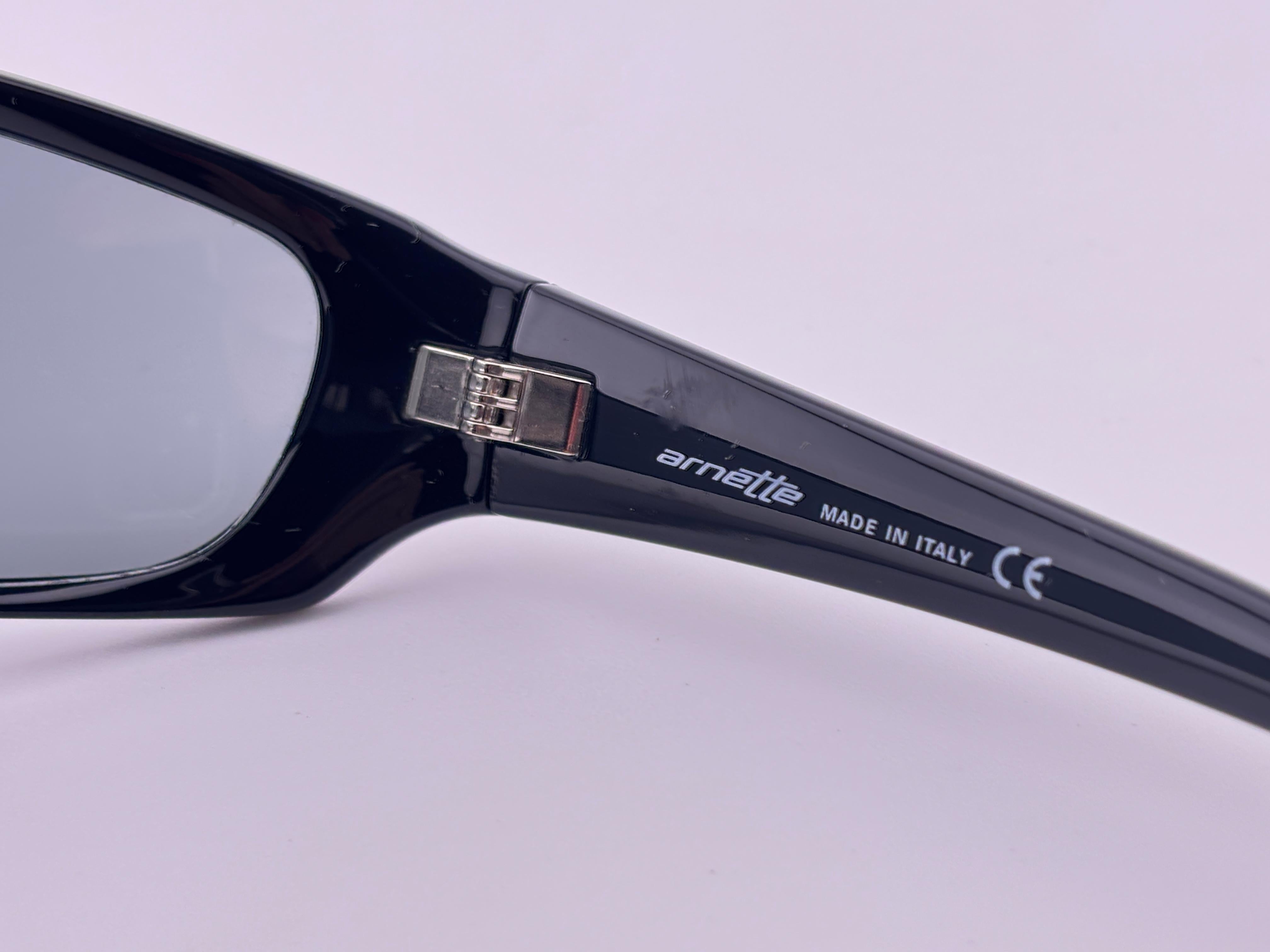 Vintage Arnette An 4059 Wrap Around Sleek Black  1990'S Y2K Sunglasses For Sale 1