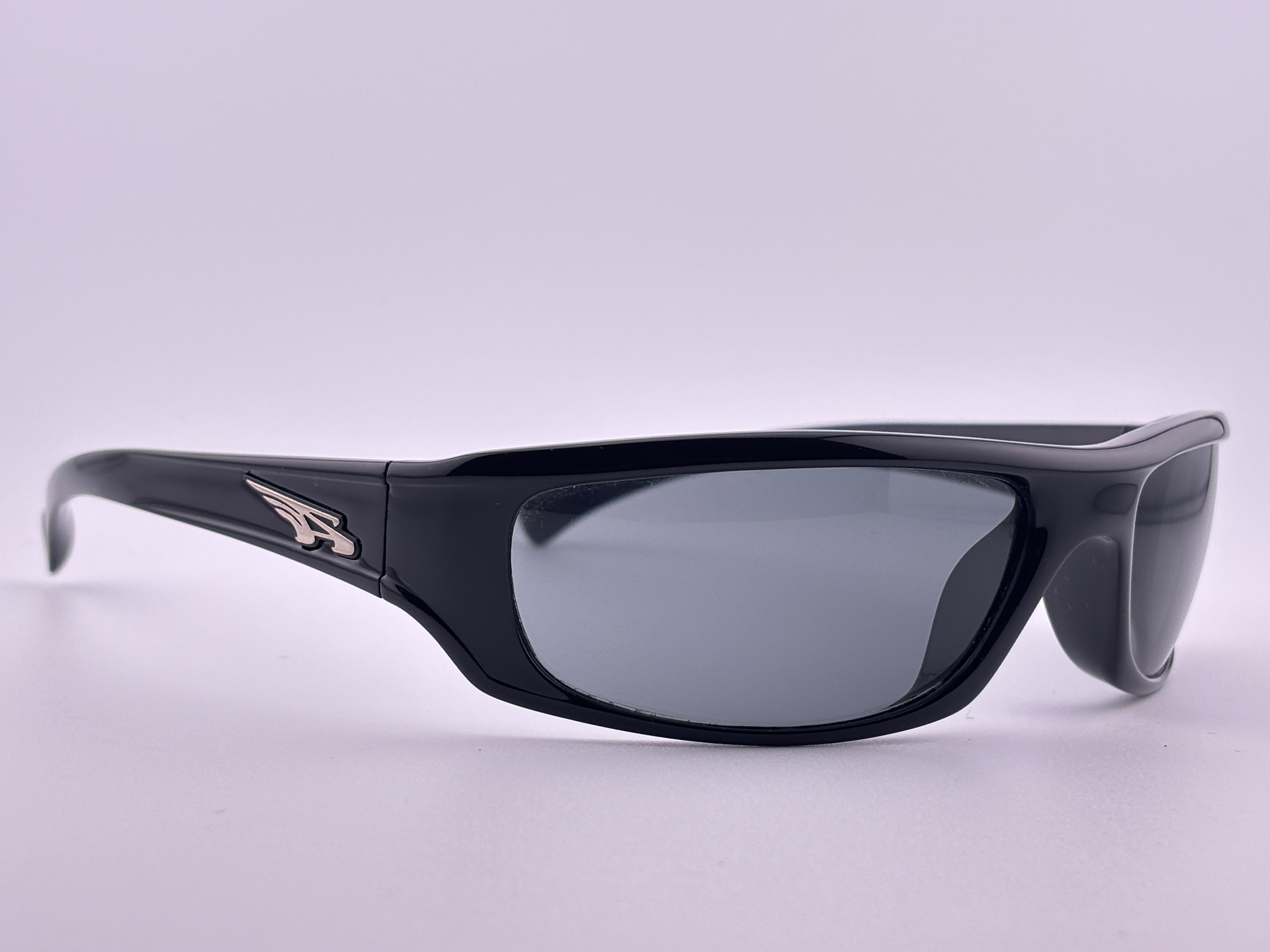 Vintage Arnette An 4059 Wrap Around Sleek Black  1990'S Y2K Sunglasses For Sale 3