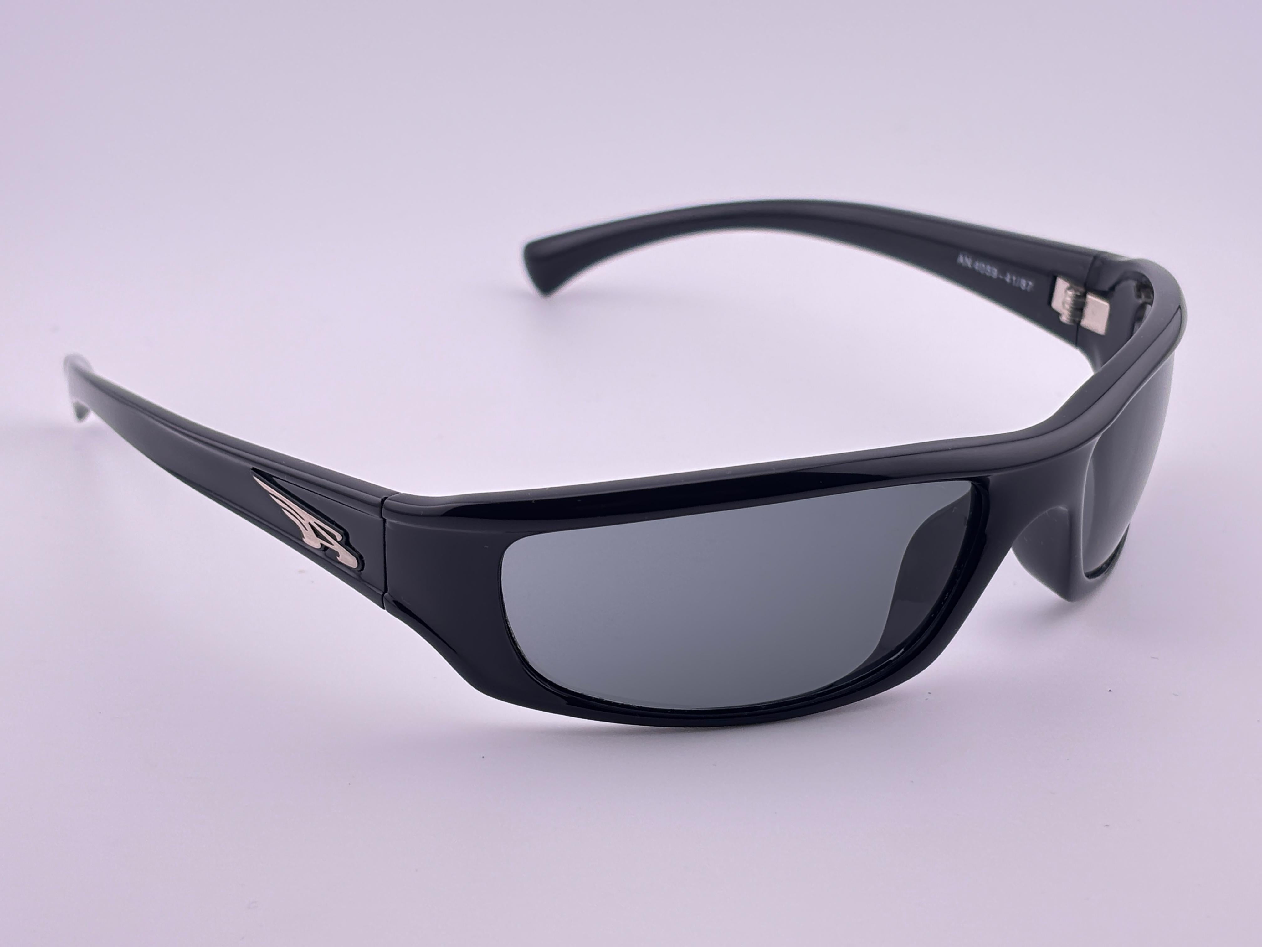 Vintage Arnette An 4059 Wrap Around Sleek Black  1990'S Y2K Sunglasses For Sale 5