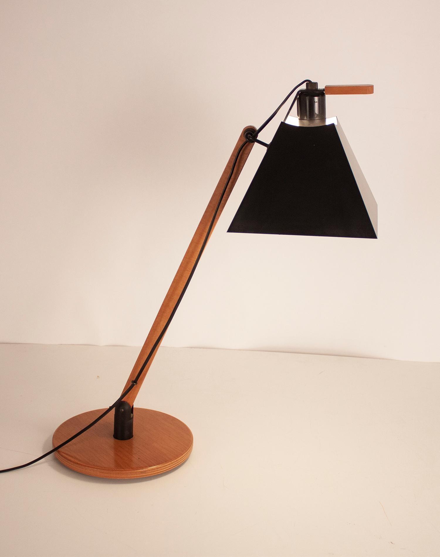  Vintage Arquímedes Desk Table Lamp by Gemma Bernal for Tramo, 1970's For Sale 9