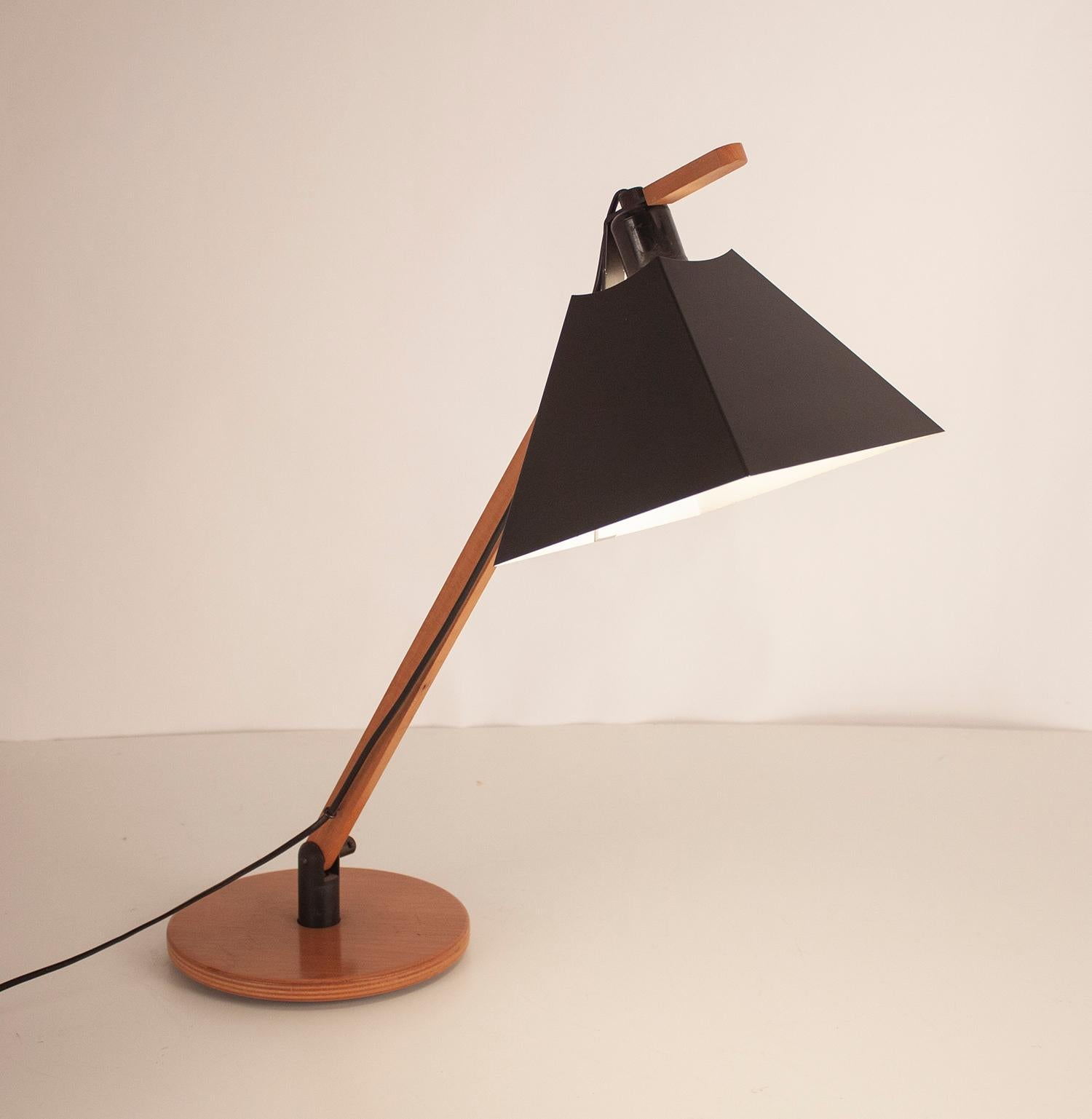 Modern  Vintage Arquímedes Desk Table Lamp by Gemma Bernal for Tramo, 1970's For Sale